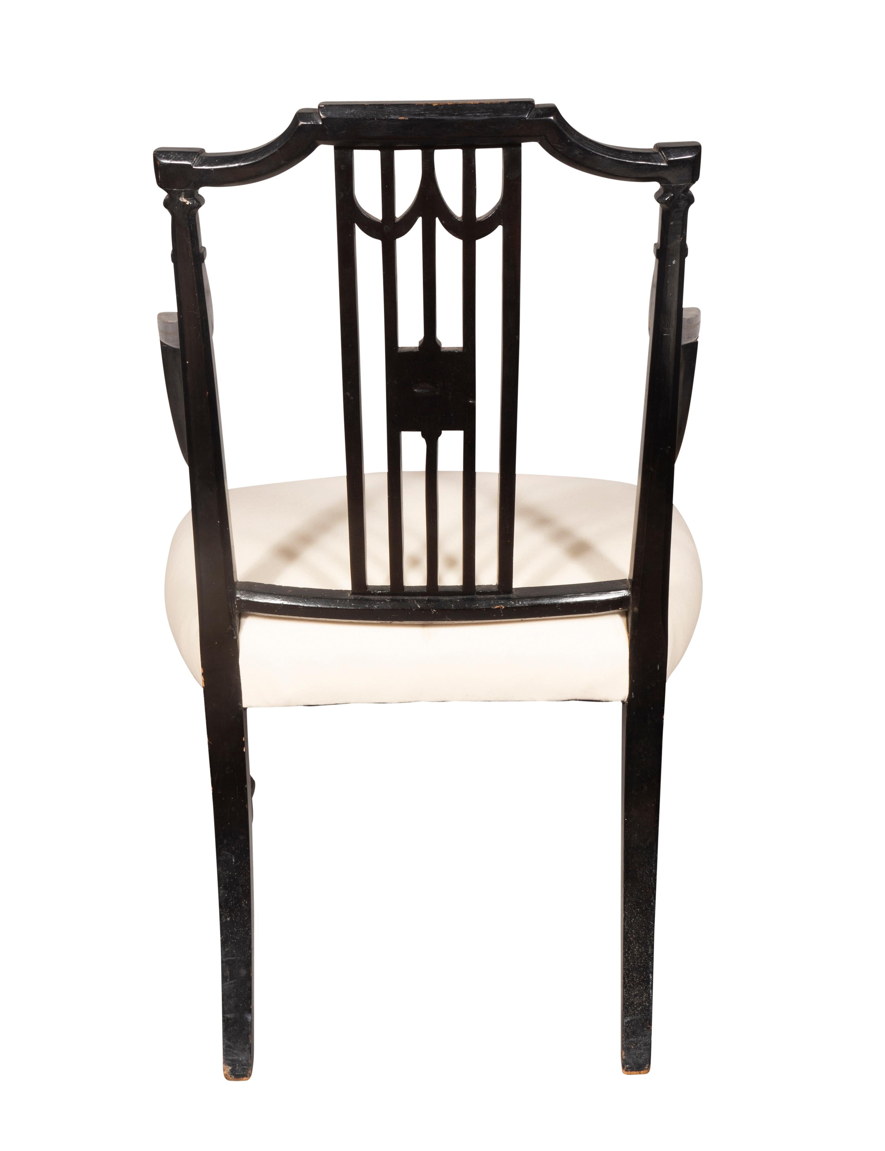 Paar bemalte Sessel im Stil von George III. im Angebot 11