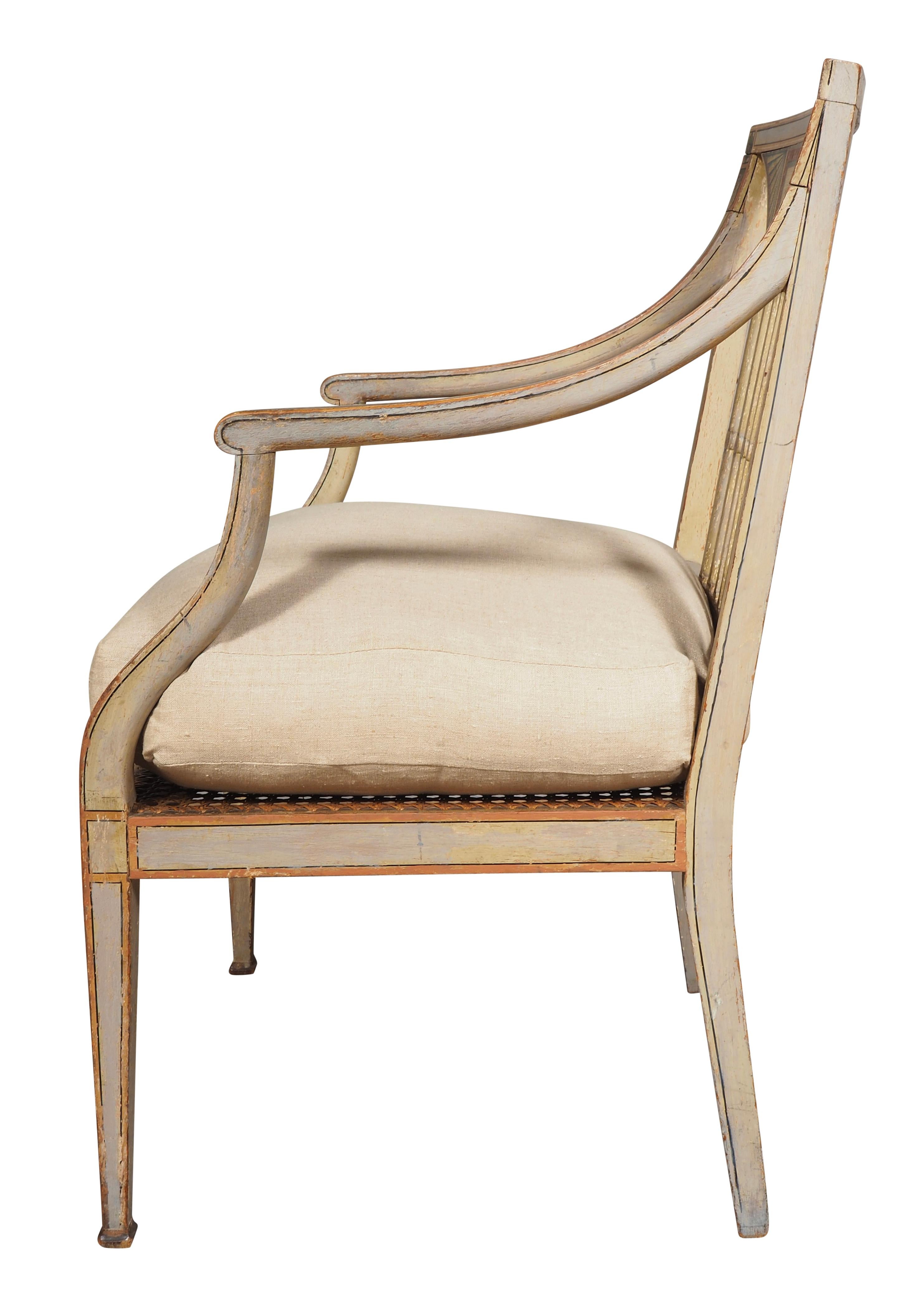 Pin Paire de fauteuils peints George III en vente