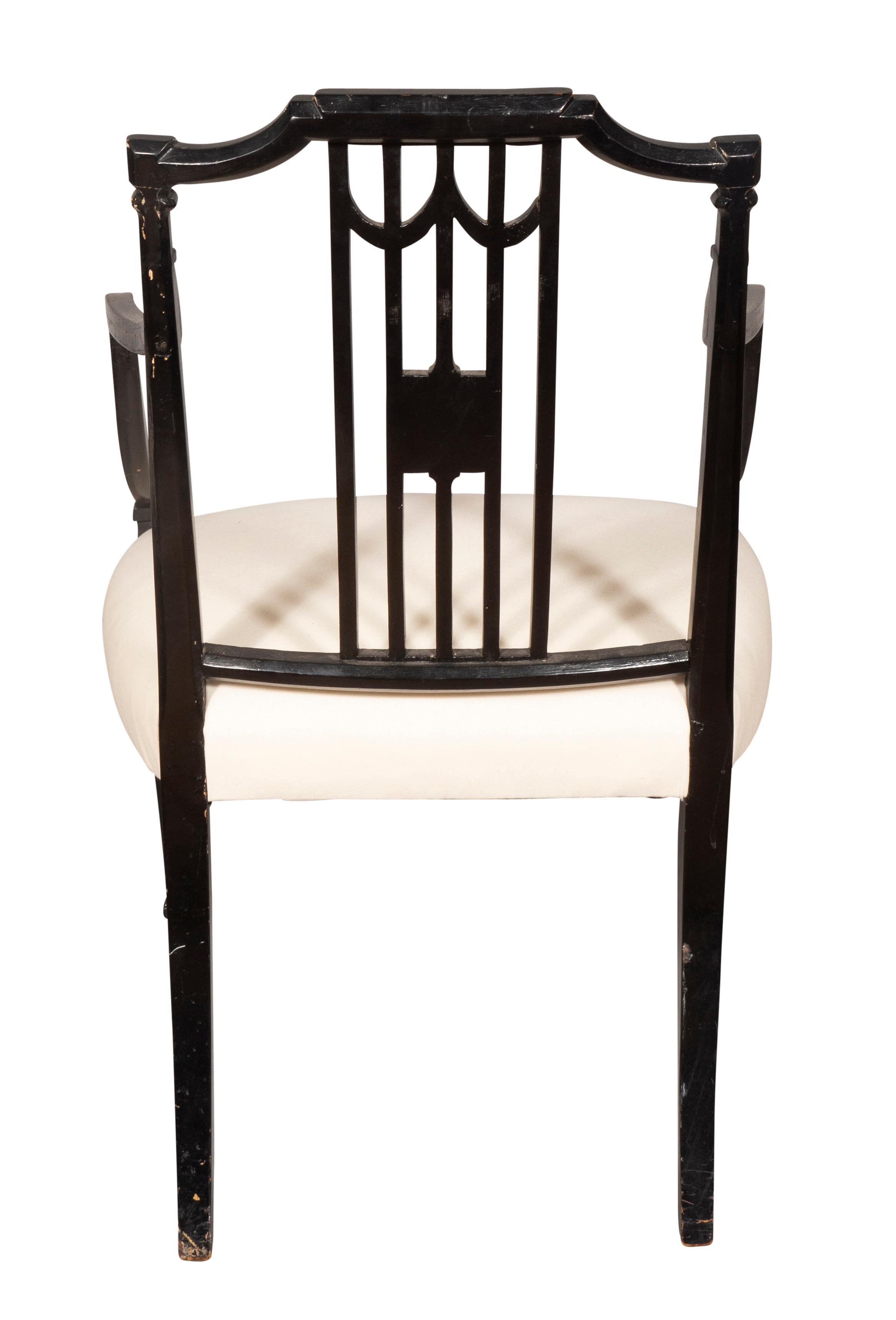 Paar bemalte Sessel im Stil von George III. im Angebot 1