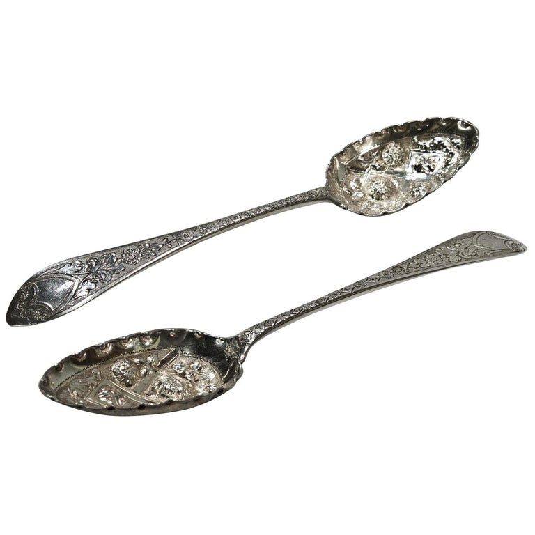 Pair of III Silver Berry Spoons, Edinburgh, 1792 For Sale at 1stDibs