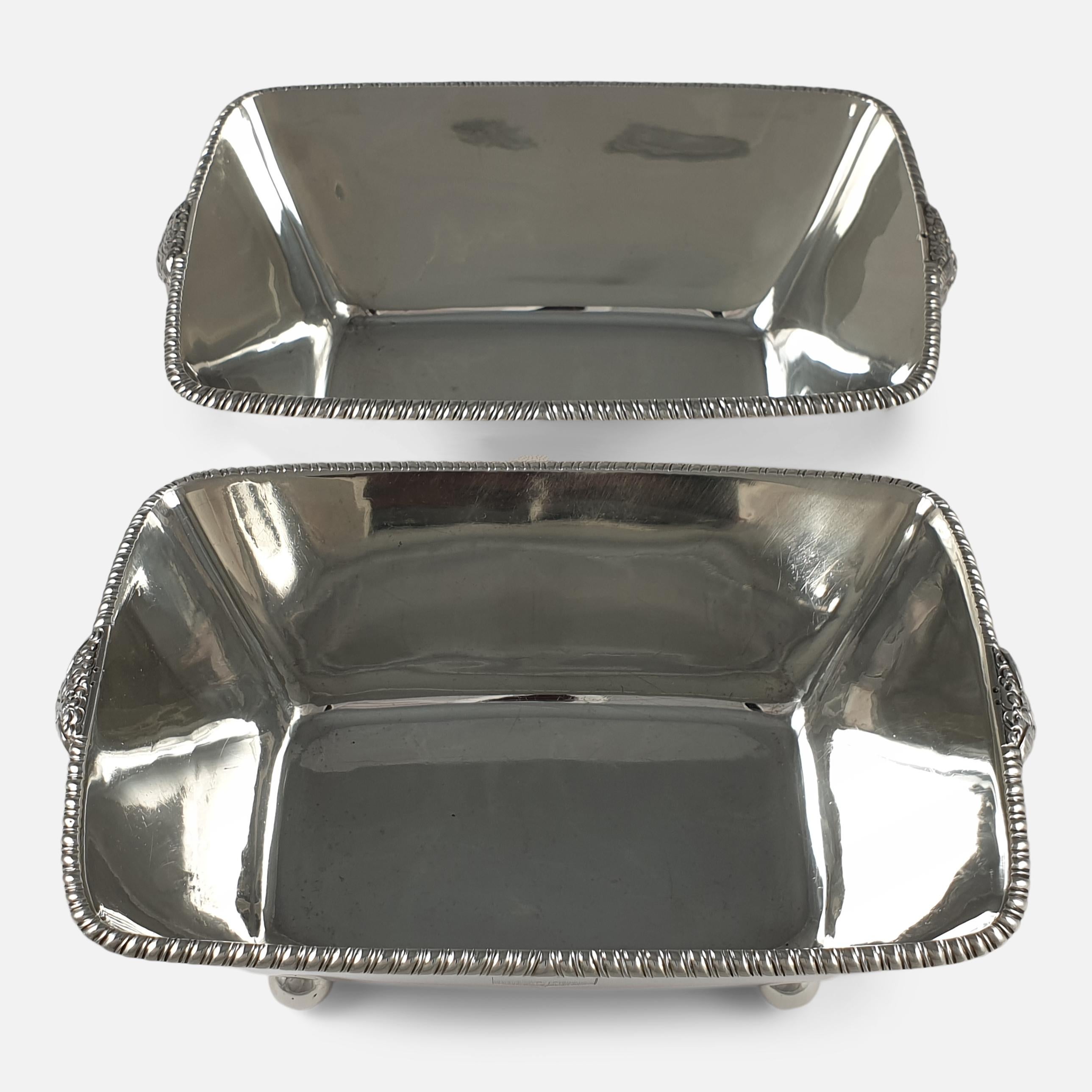 Pair of George III Silver Sauce Tureens and Covers, John Robins, London, 1802 For Sale 2