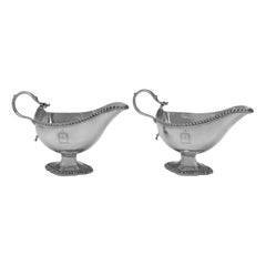 Paire de saucières en argent sterling de George III, fabriquées à Londres en 1772