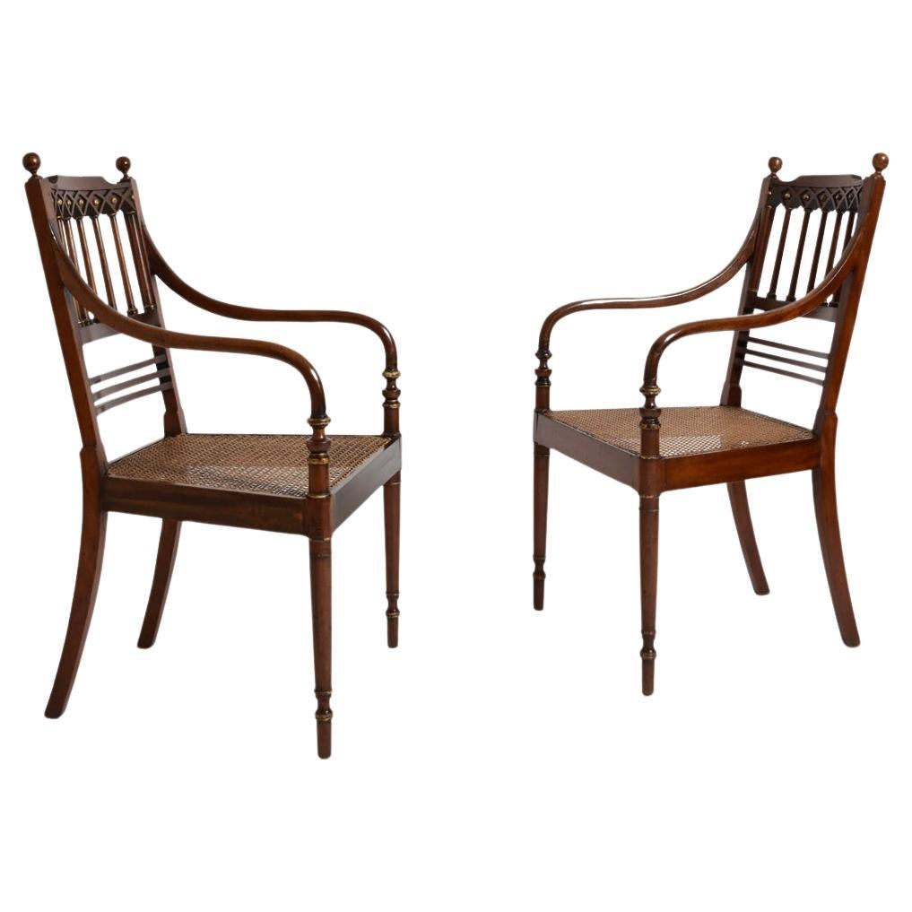 Paar Sessel im Stil von George III, XIX. Jh. im Angebot