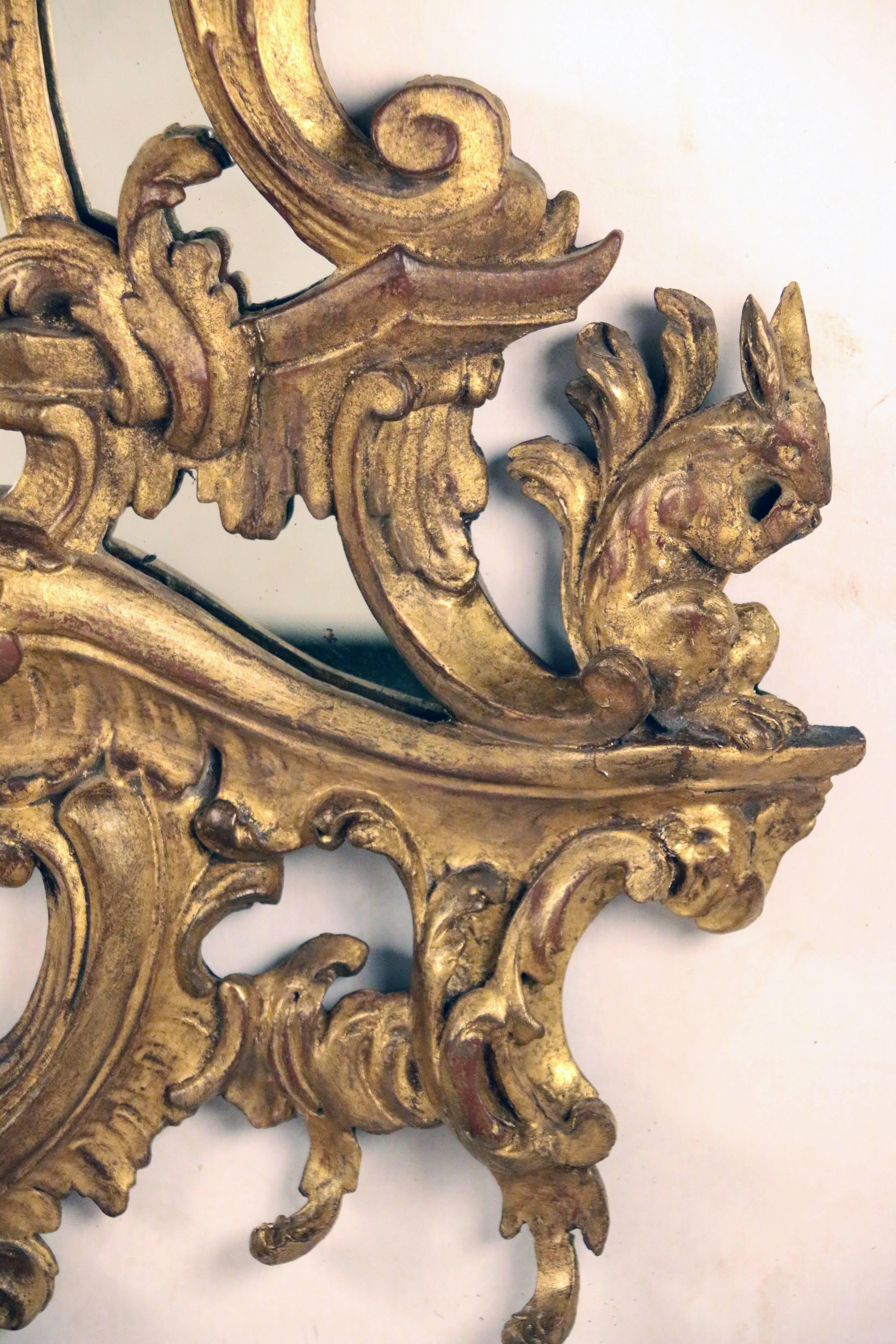 Paar Spiegel aus vergoldetem Holz im George-III-Stil (19. Jahrhundert) im Angebot