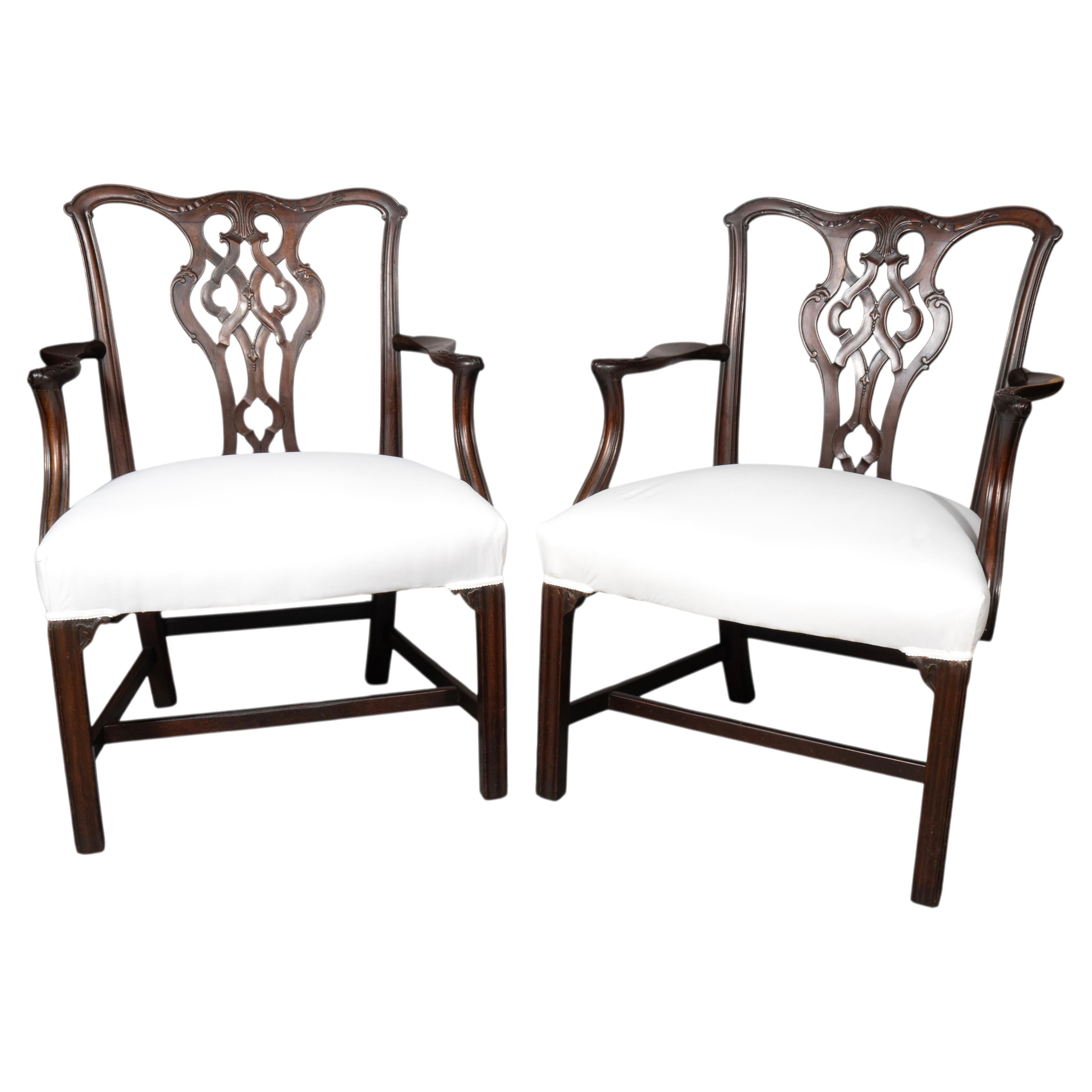 Paire de fauteuils en acajou de style George III