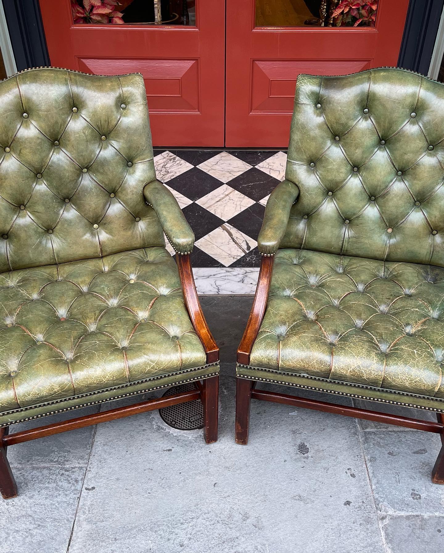 Unknown Pair of George III Style Mahogany Armchairs in Green Tufted Leather