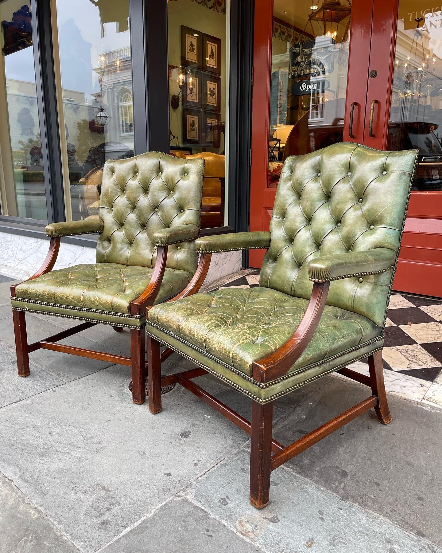 Pair of George III Style Mahogany Armchairs in Green Tufted Leather In Good Condition In Charleston, SC