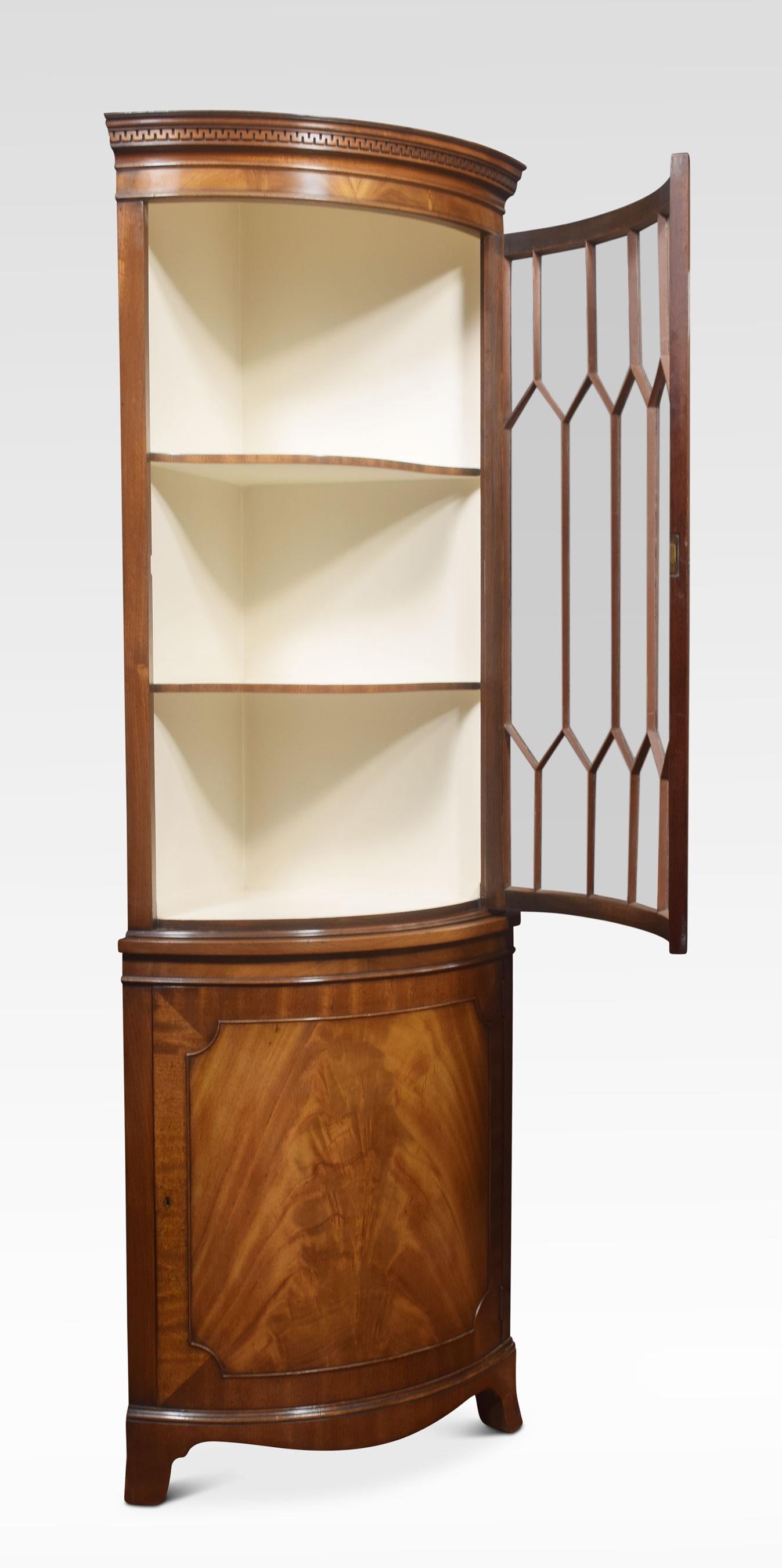 20th Century Pair of George III Style Mahogany Corner Cabinets