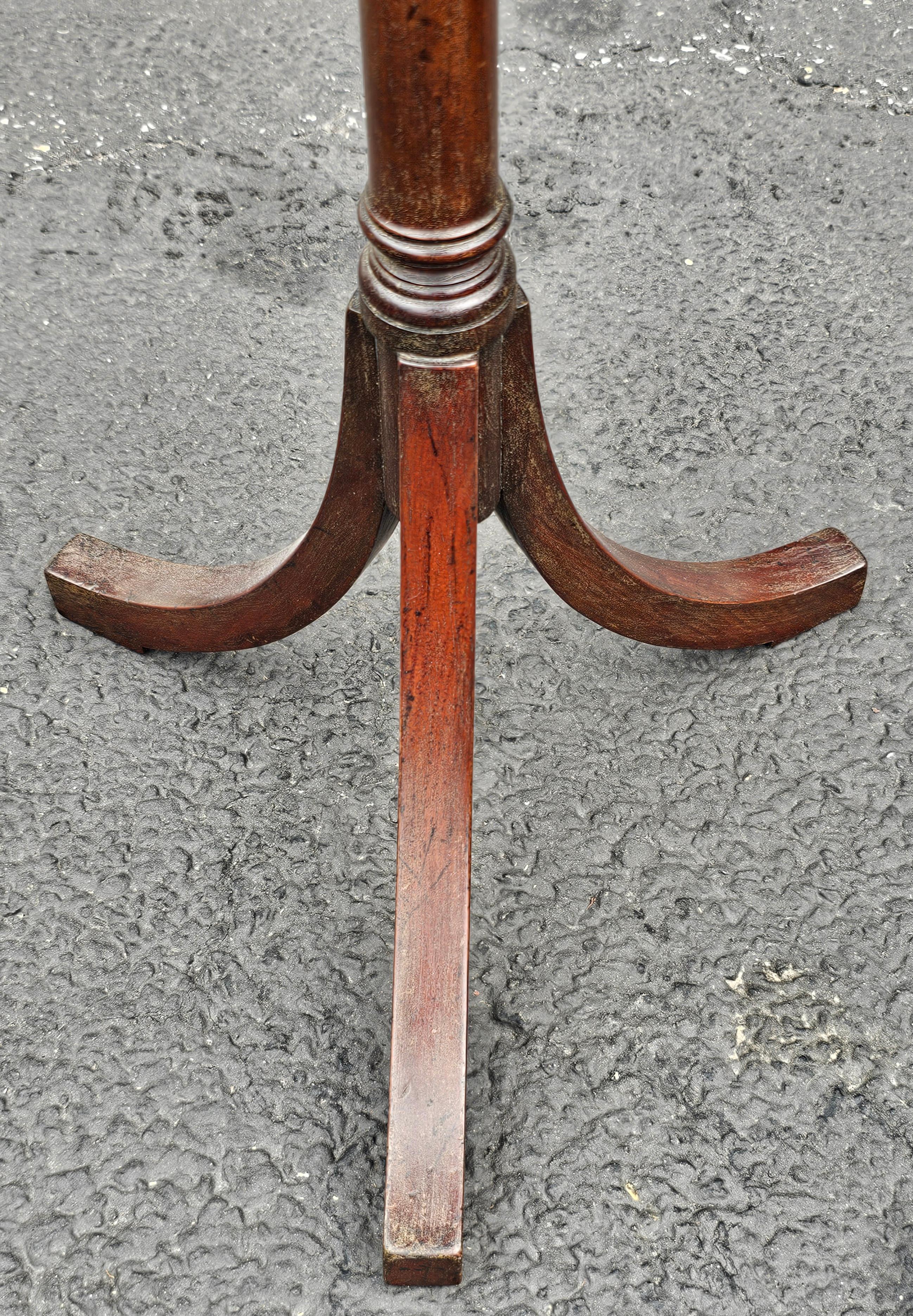 20th Century Pair of George III Style Mahogany Octagonal Top Tripod Wine Tables Candle Stands For Sale