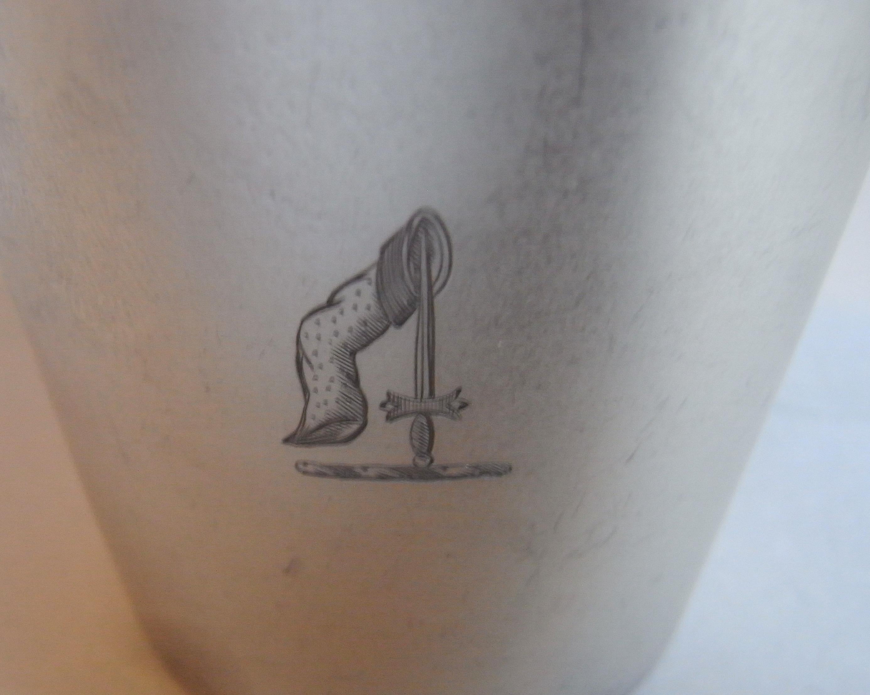 Pareja de vasos de Tot de Jorge III fabricados en Londres por John Emes, 1801 Inglés en venta