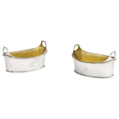 Paar Salzstreuer „Tub“ aus der Zeit George III., hergestellt in London von Richard Cooke, 1804