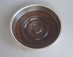 Par de posavasos para vino de Jorge III fabricados en Londres por William Stroud, 1800