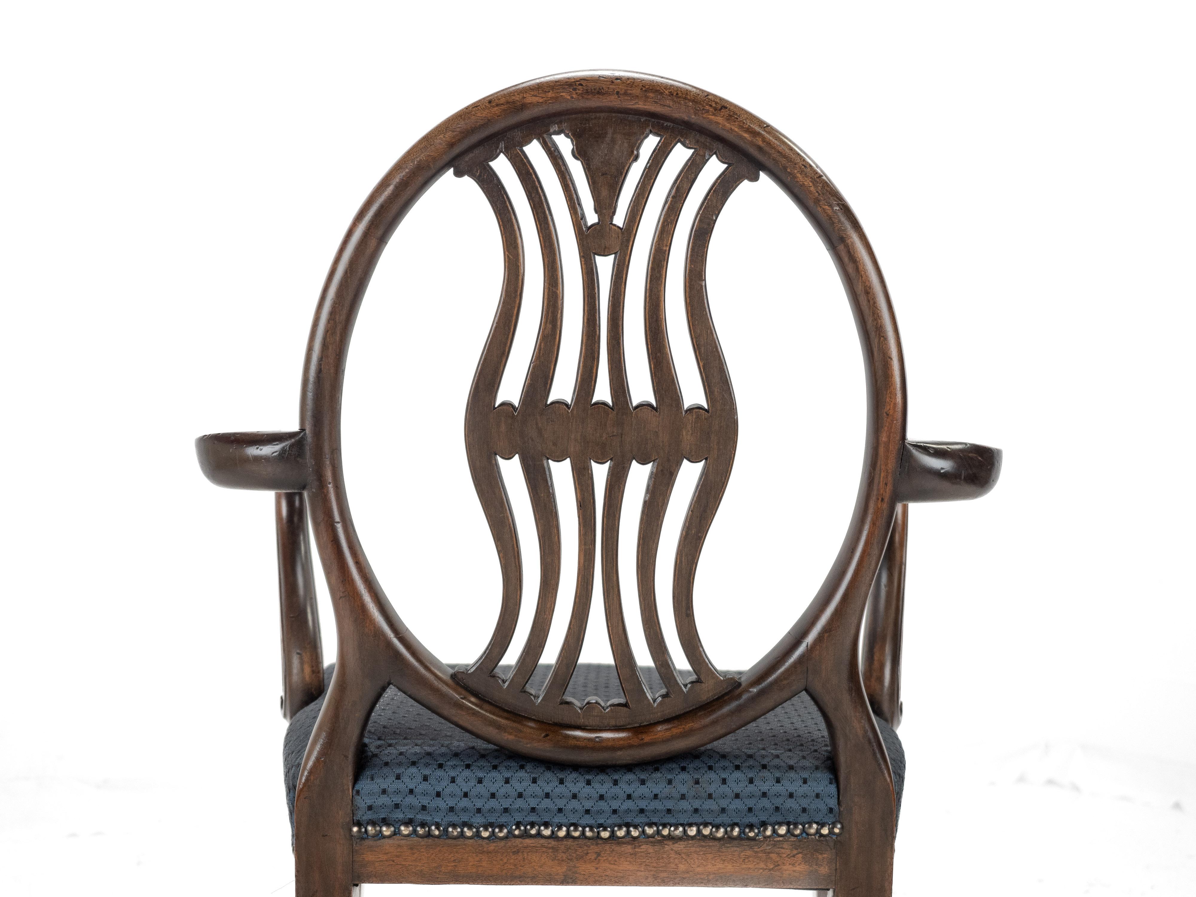 Coppia di poltrone George IV in mogano George Hepplewhite c1820 Georgiano Inizio 19° secolo in vendita 4