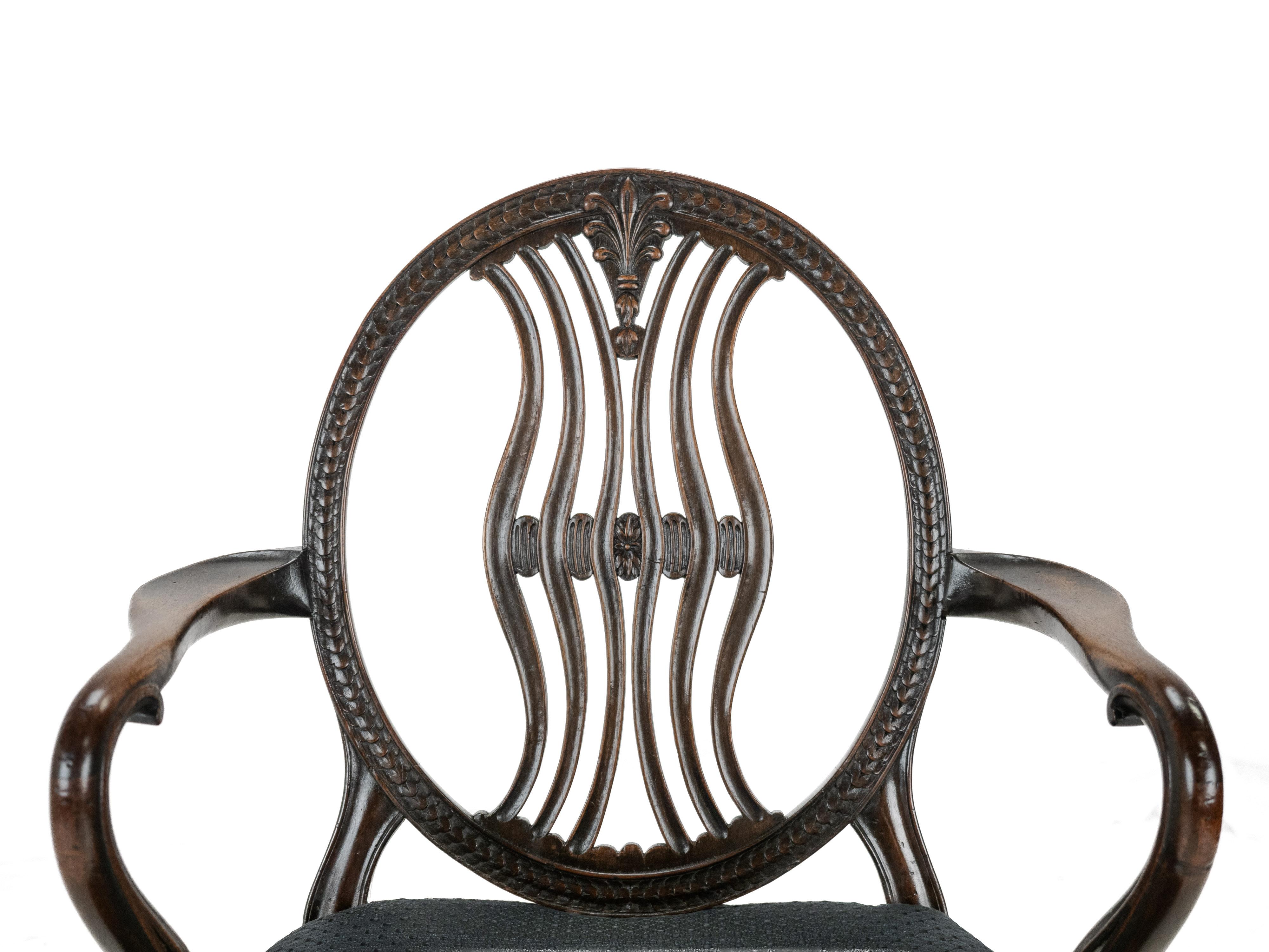 Coppia di poltrone George IV in mogano George Hepplewhite c1820 Georgiano Inizio 19° secolo in vendita 5