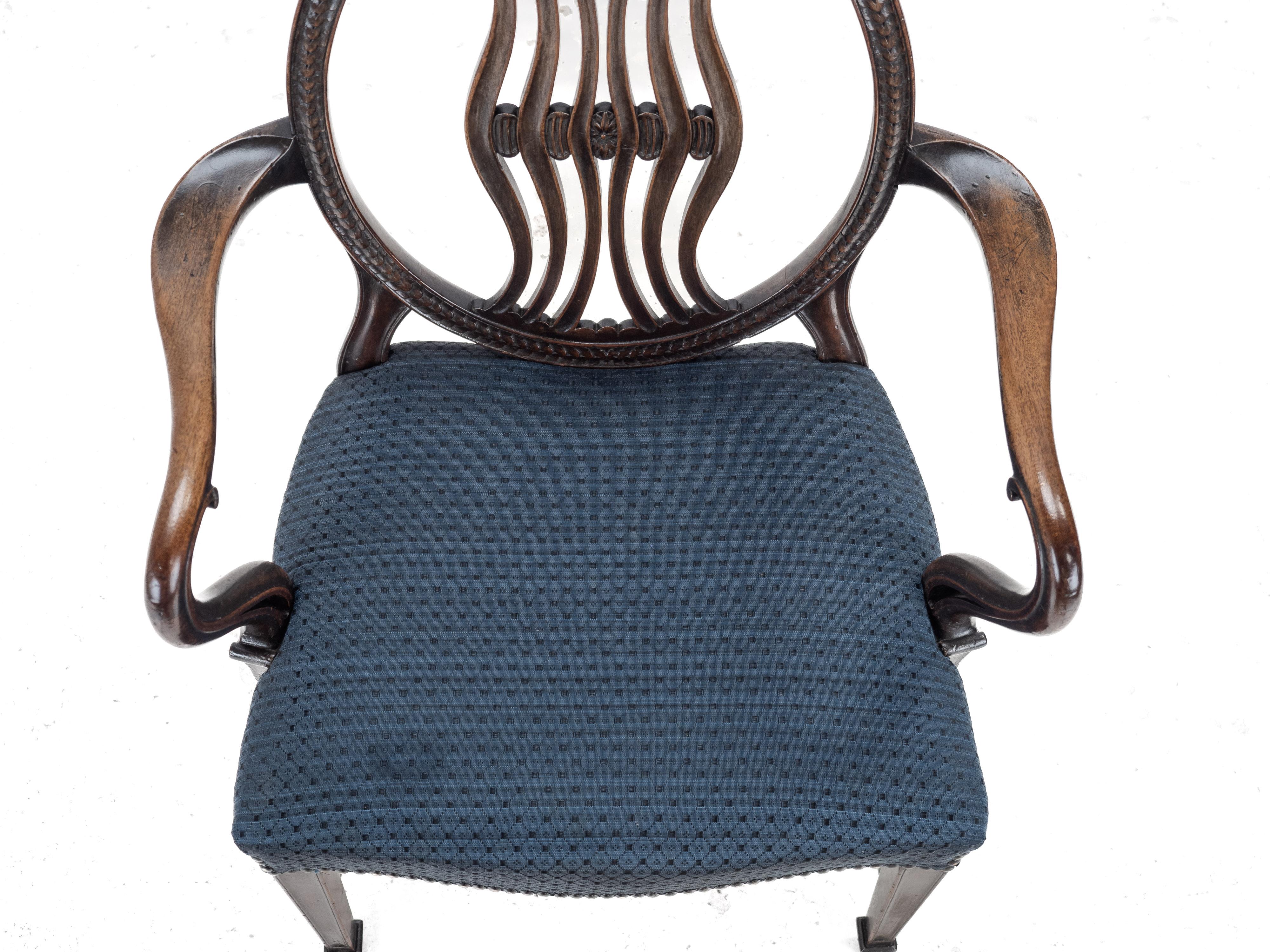 Coppia di poltrone George IV in mogano George Hepplewhite c1820 Georgiano Inizio 19° secolo in vendita 7