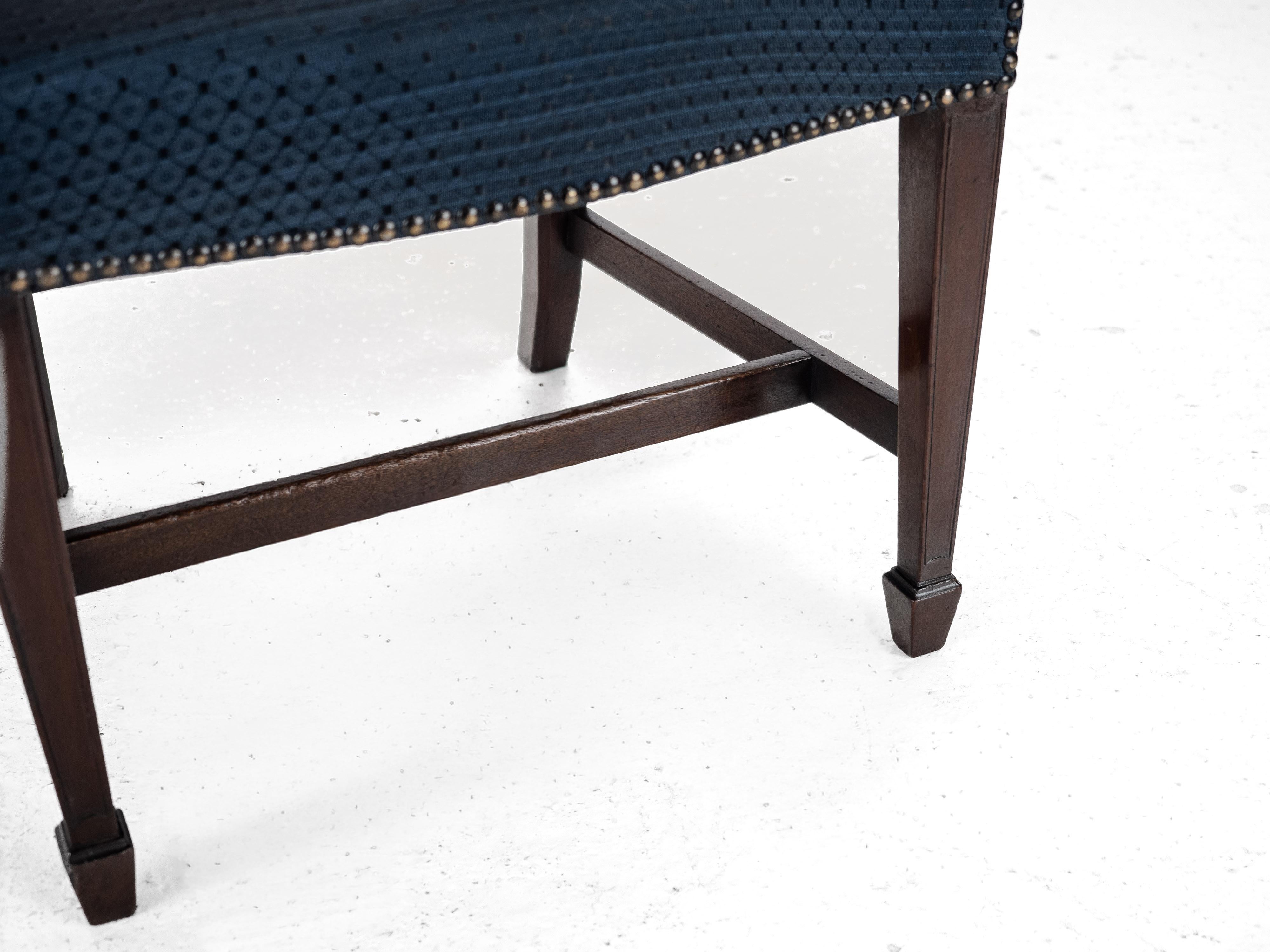 Coppia di poltrone George IV in mogano George Hepplewhite c1820 Georgiano Inizio 19° secolo in vendita 10