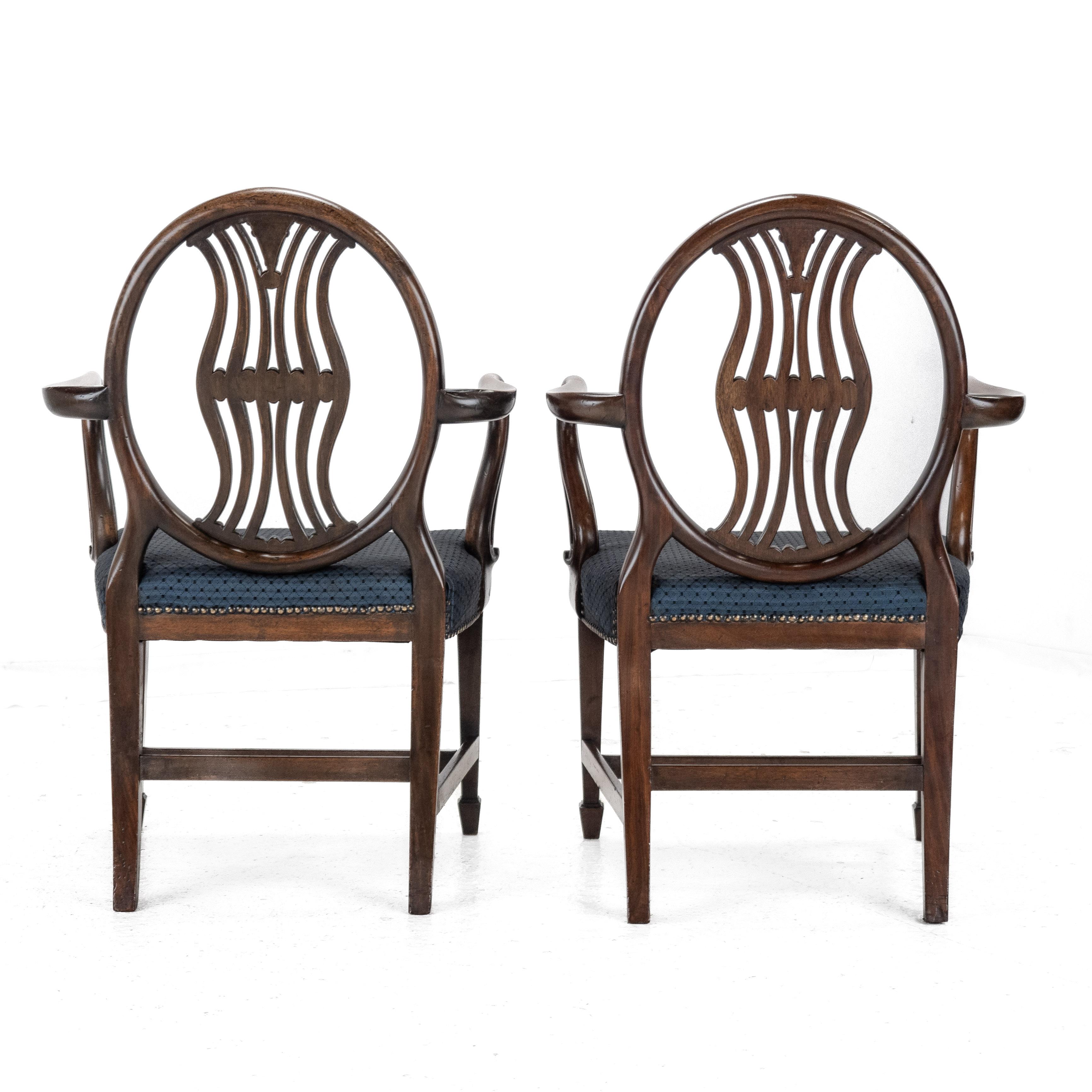 XIX secolo Coppia di poltrone George IV in mogano George Hepplewhite c1820 Georgiano Inizio 19° secolo in vendita