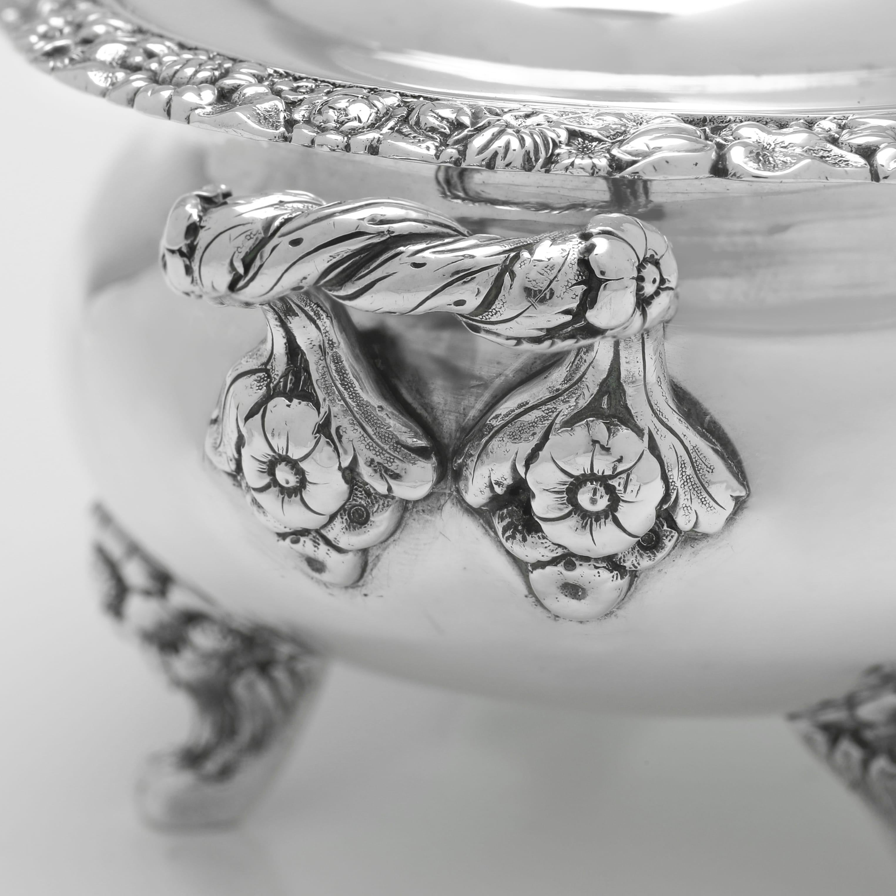 Début du XIXe siècle Paire de soupières à sauce en argent sterling d'époque George IV fabriquées à Édimbourg en 1829 en vente