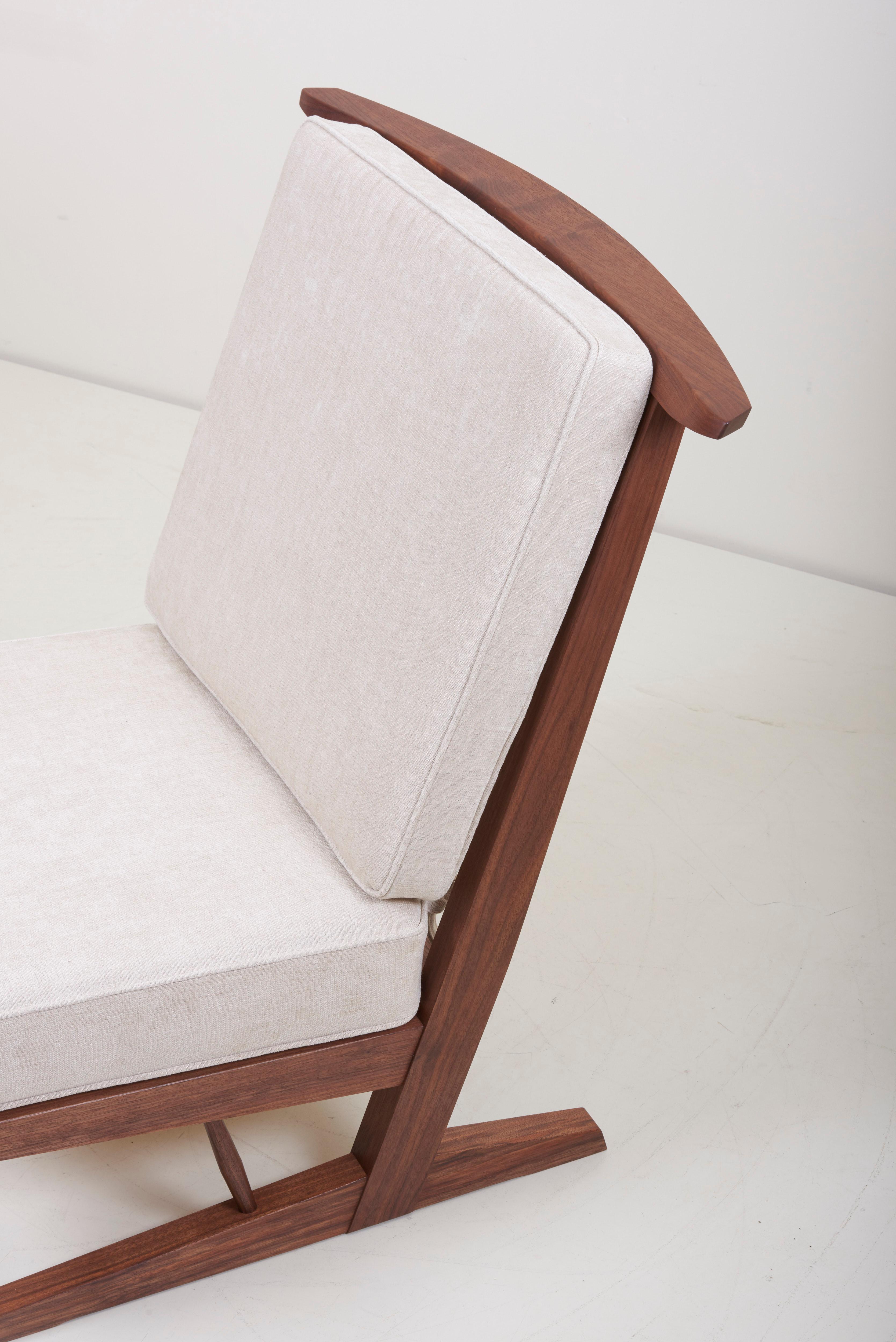 Paire de chaises longues conoids de Mira Nakashima d'après un design de George Nakashima en vente 4
