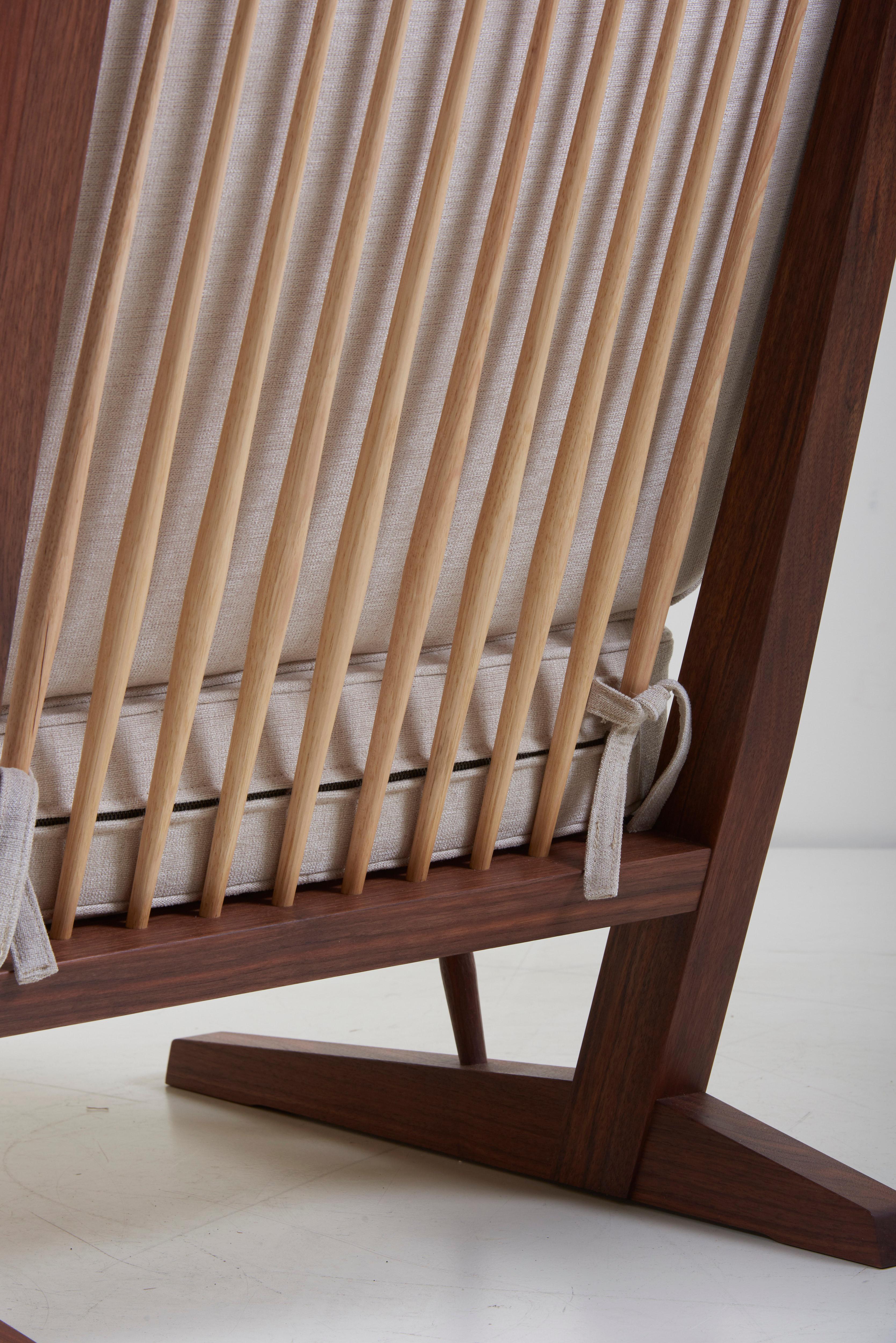 Paire de chaises longues conoids de Mira Nakashima d'après un design de George Nakashima  en vente 7