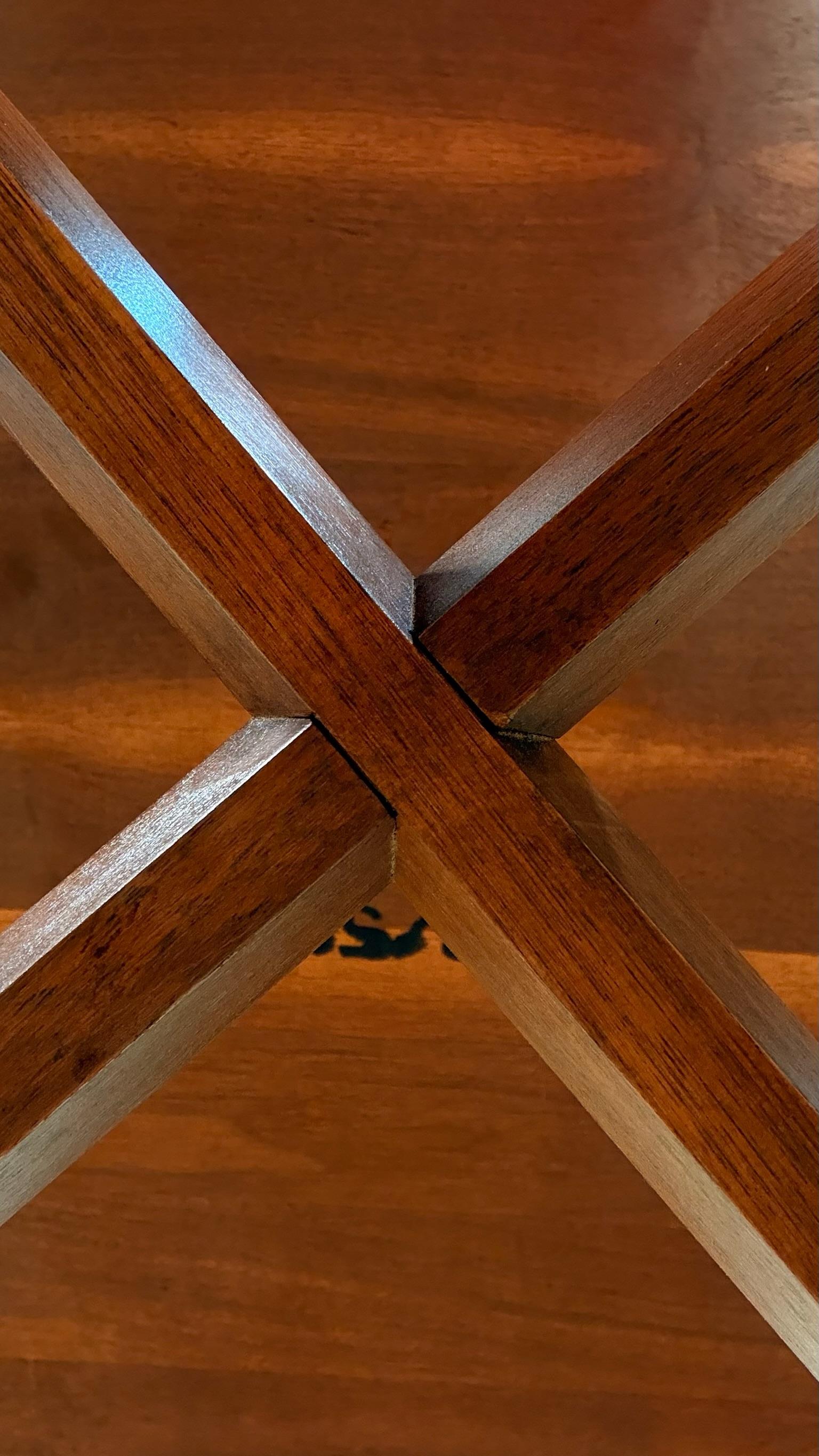 Pareja de mesas esquineras George Nakashima para Widdicomb - Icono de la modernidad de mediados de siglo Hecho a mano en venta