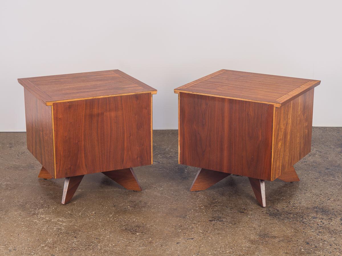 Pair of George Nakashima Origins Nightstands for Widdicomb In Excellent Condition In Brooklyn, NY
