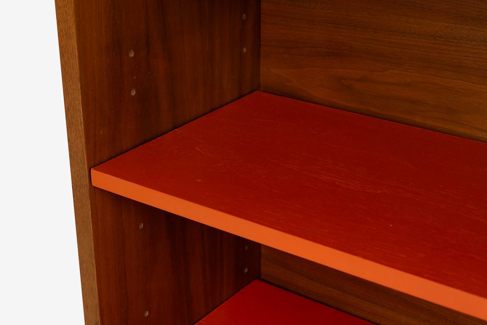 Pareja de librerías George Nelson para Herman Miller en nogal, 1950 en venta 2