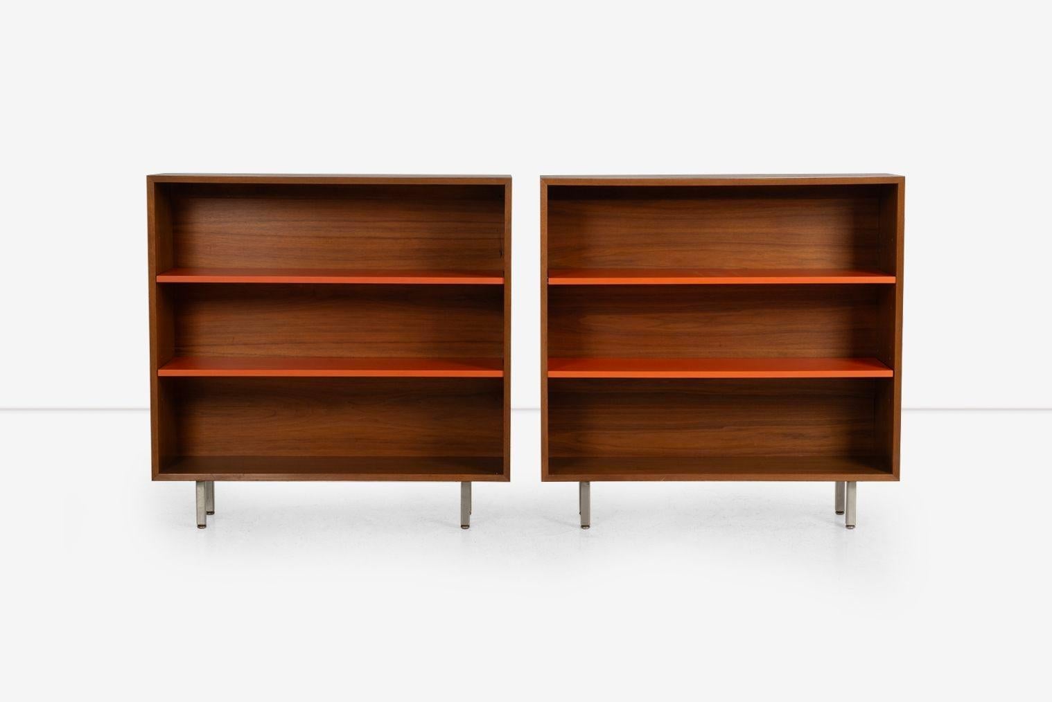 Pareja de librerías George Nelson para Herman Miller en nogal, 1950 Estadounidense en venta