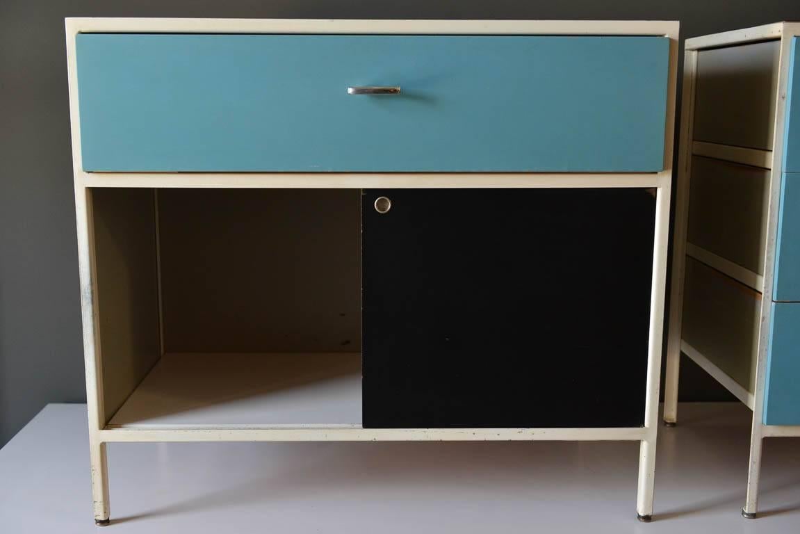 Paire d'armoires à structure en acier George Nelson pour Herman Miller:: vers 1960 Bon état à Costa Mesa, CA