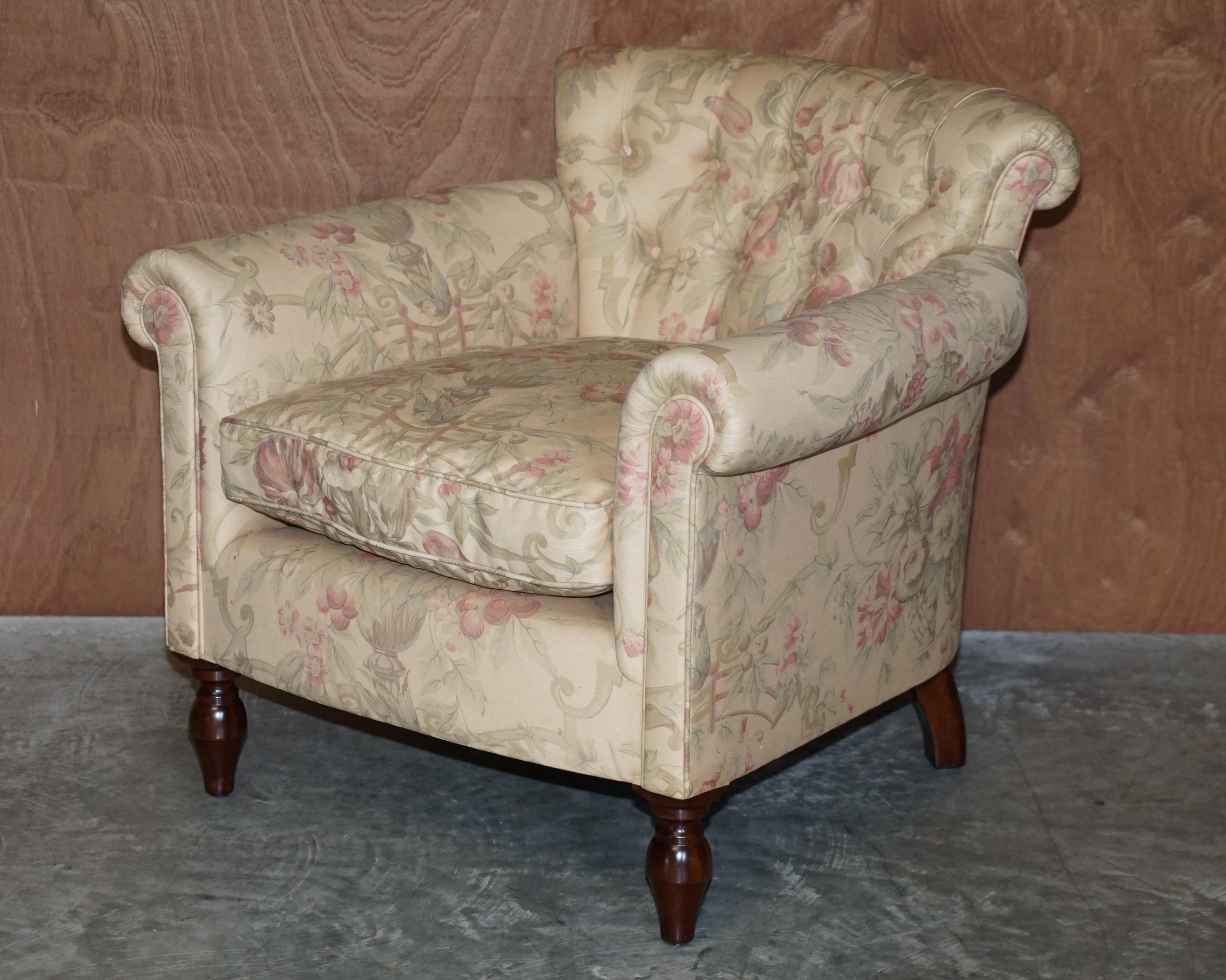 We are delighted to offer for sale this sublime pair of original George Smith Chelsea Chesterfield tufted armchairs 

These armchairs were bought and used for pretty display use only, they may have the odd tiny little mark here or there from