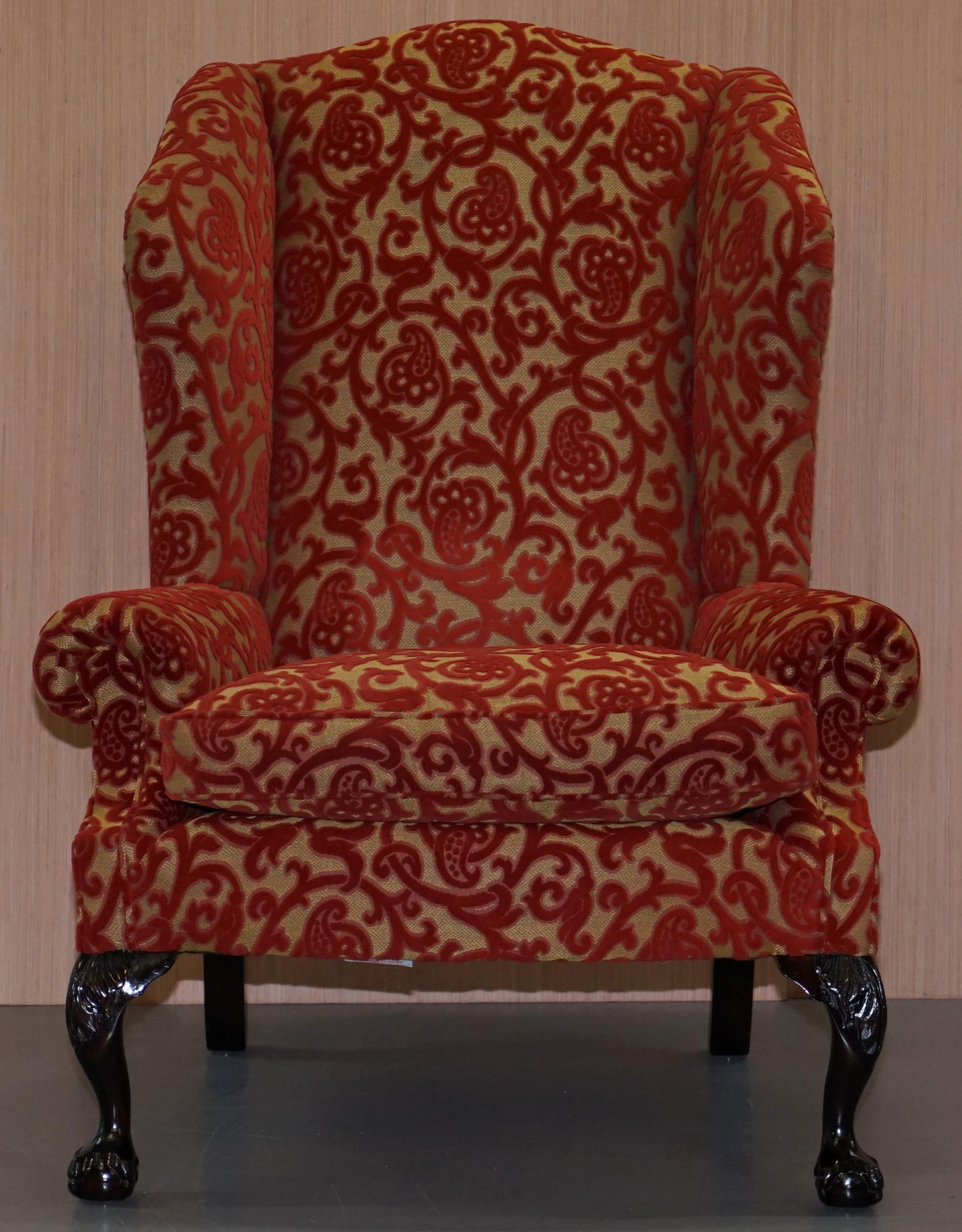 Ein Paar George Smith Chelsea Large Wingback Armchairs Claw and Ball Feet (Moderne) im Angebot