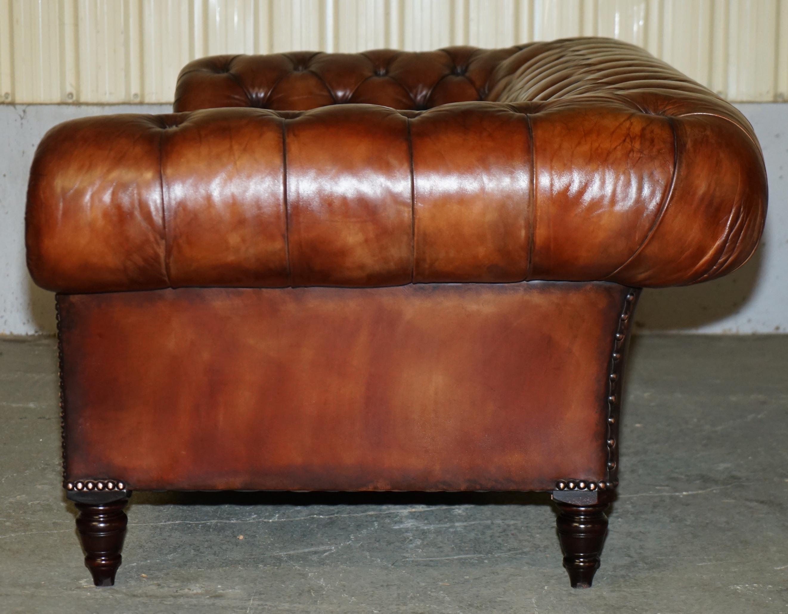 PAIR OF GEORGE SMiTH EARLY VICTORIAN BROWN LEATHER CHESTERFIELD TUFTED SOFAS For Sale 9