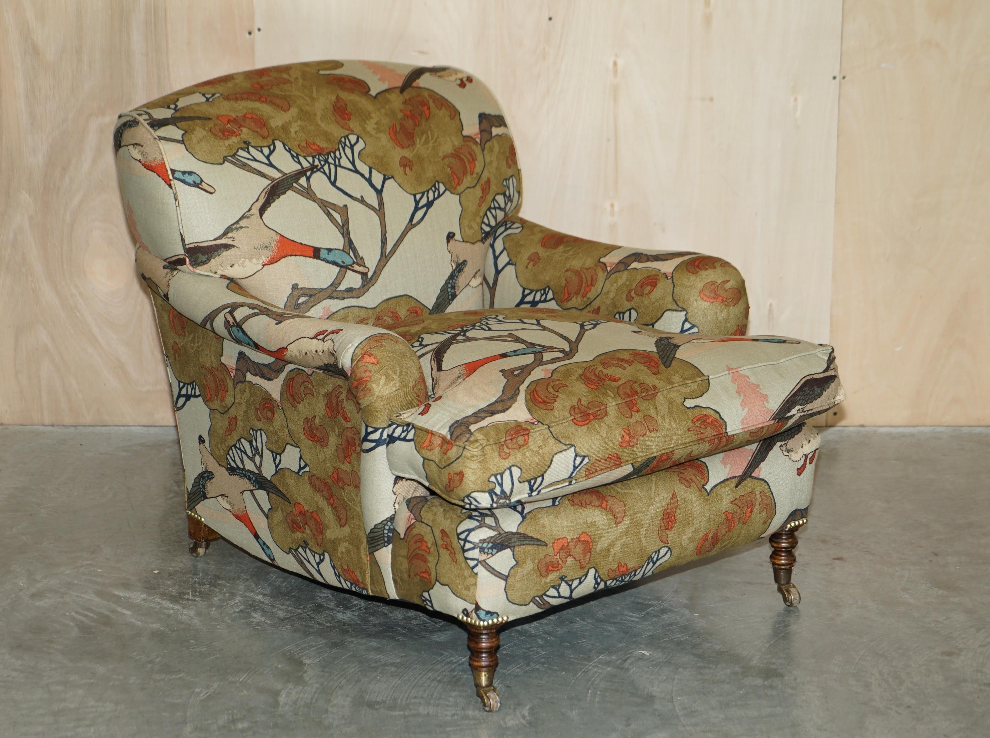 PAIR OF GEORGE SMITH HOWARD SIGNATURE SCROLL ARM MULBERRY FLYING DUCKS ARMCHAiRS 8