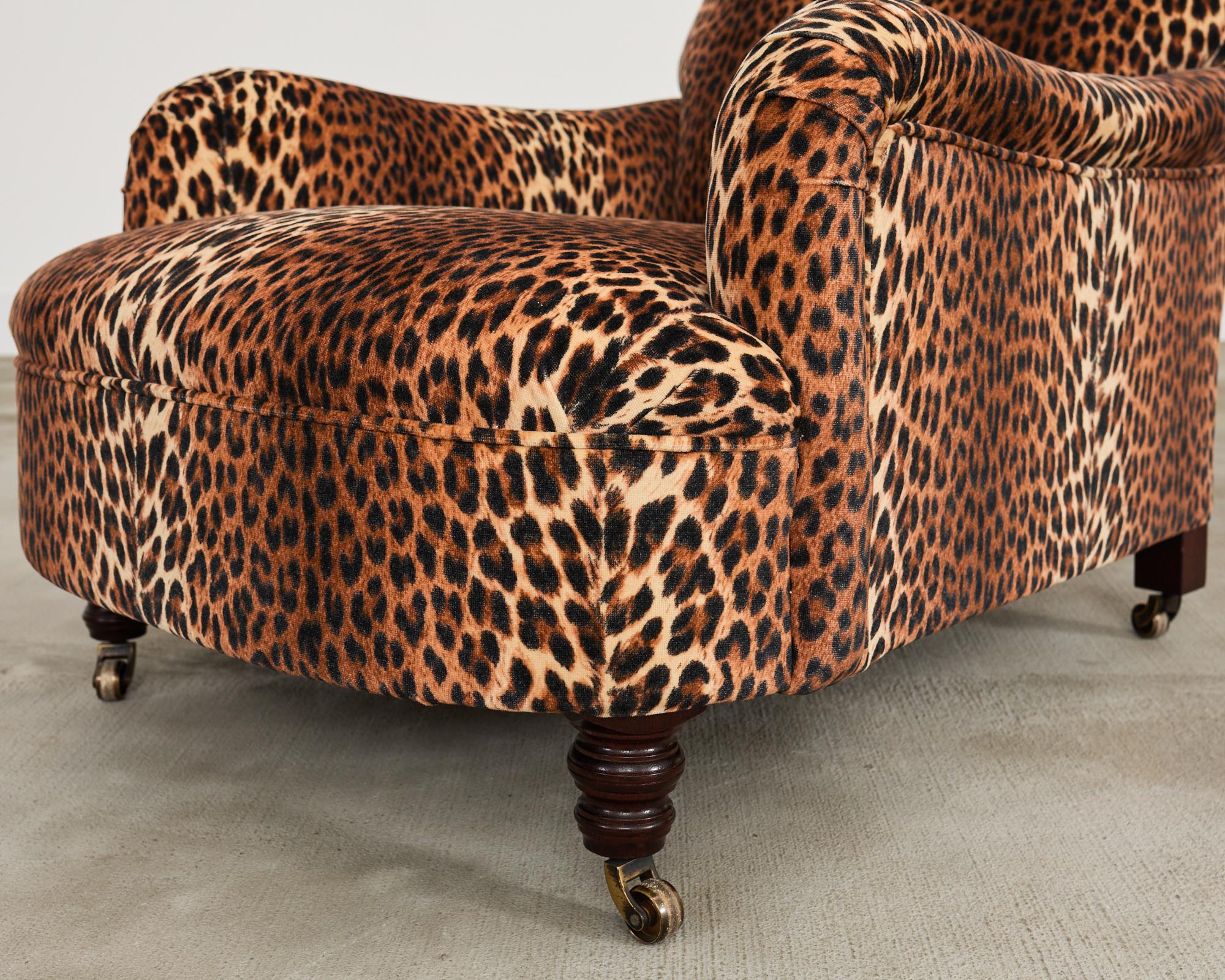 Paar George Smith Jules-Loungesessel aus Leopardensamt im Angebot 9