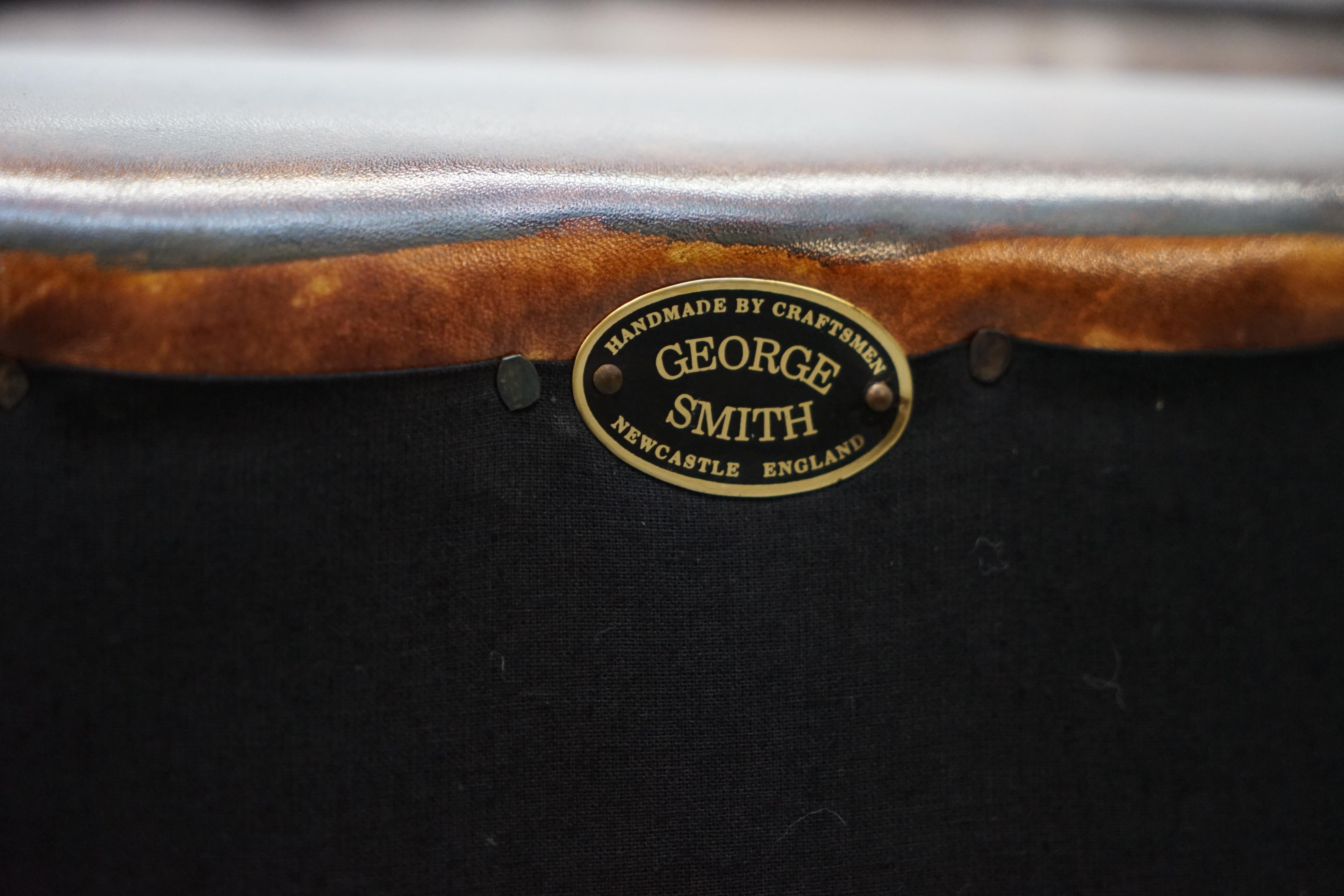 Ein Paar George Smith Signature Howard Zigarrenleder-Sessel braun 9