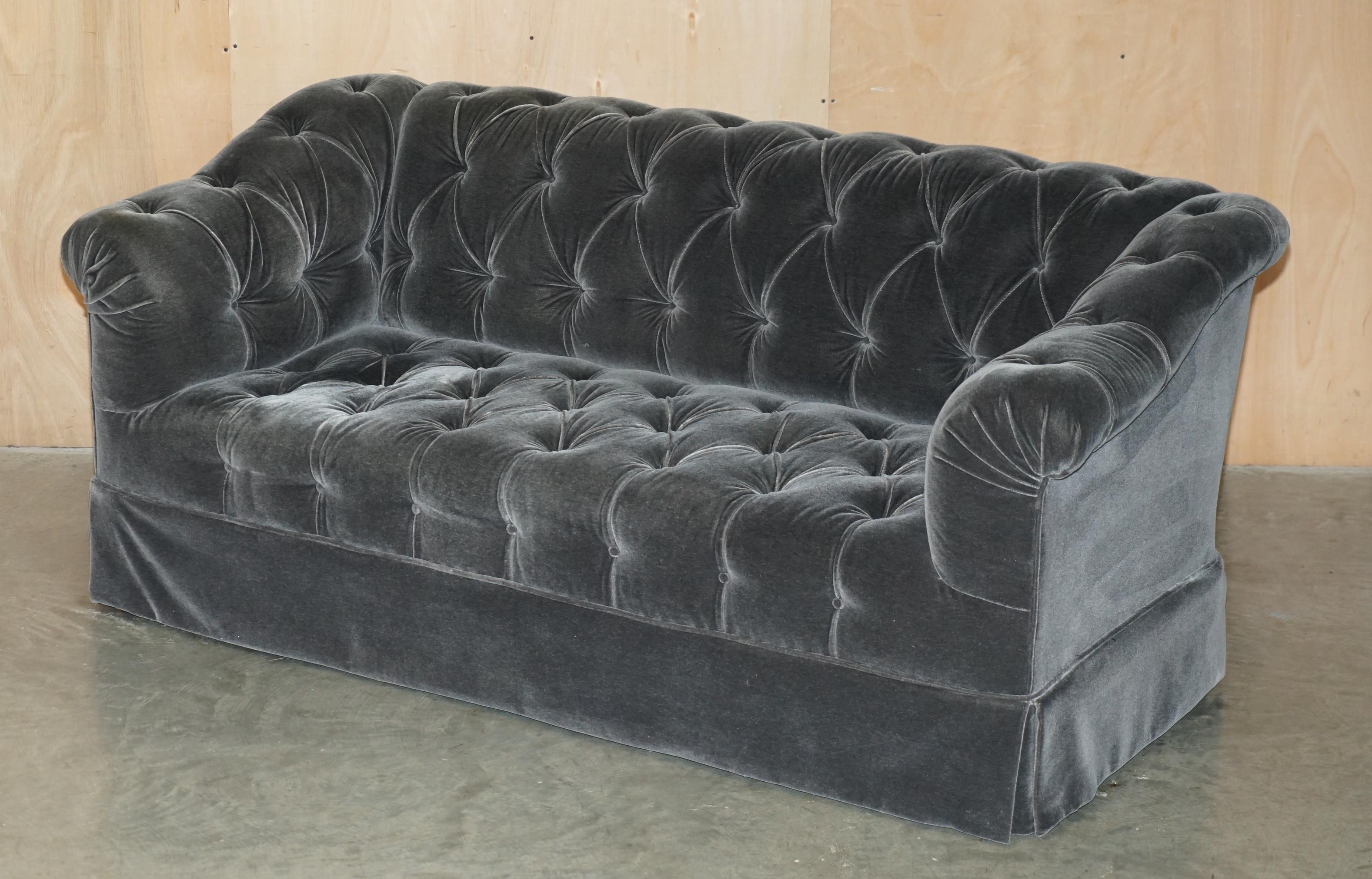Pärchen GEORGE SMiTH SOMERVILLE CHESTERFIELD MOHAIR VELVET SOFAS im Angebot 9