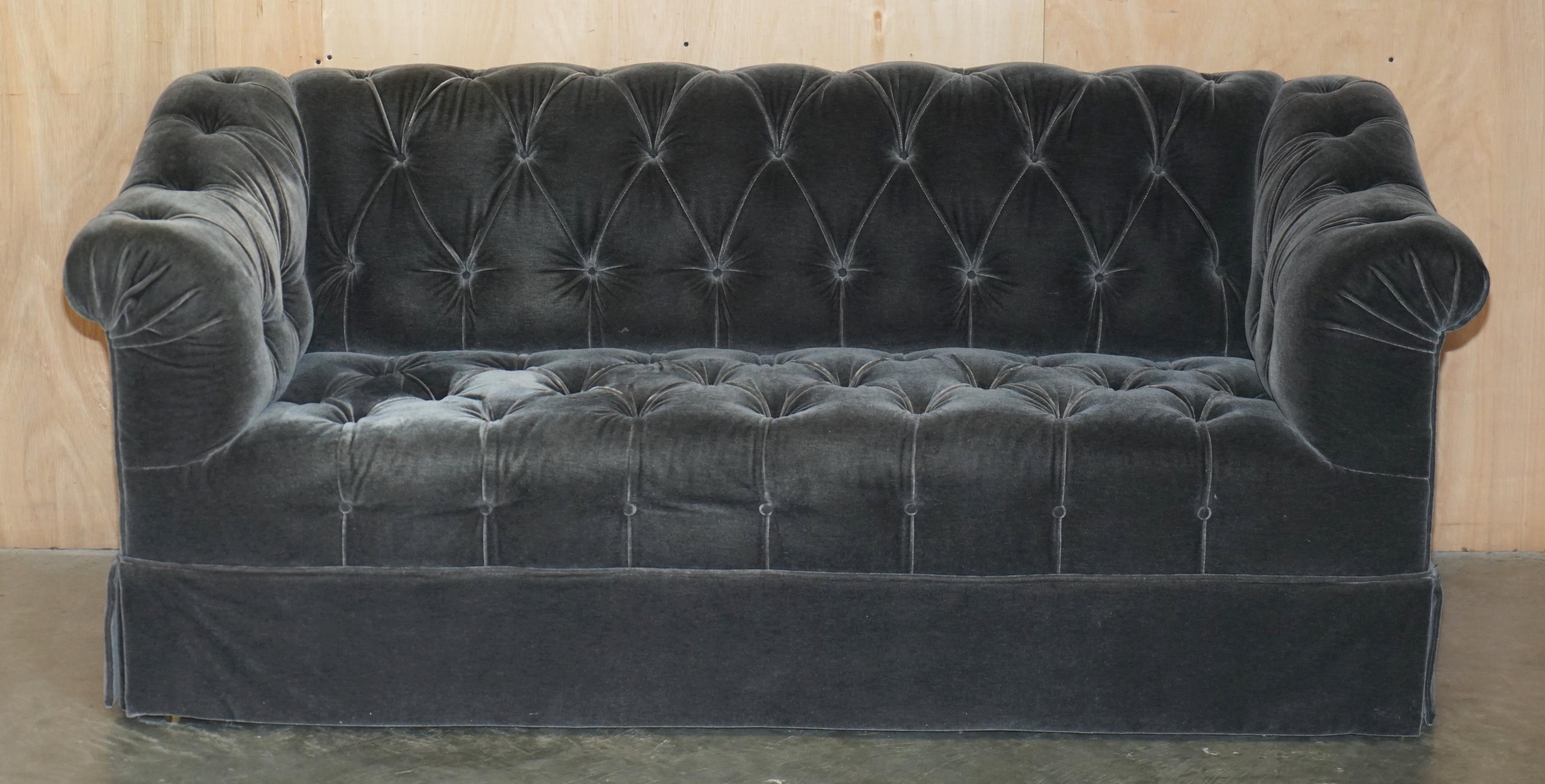 Pärchen GEORGE SMiTH SOMERVILLE CHESTERFIELD MOHAIR VELVET SOFAS im Angebot 10