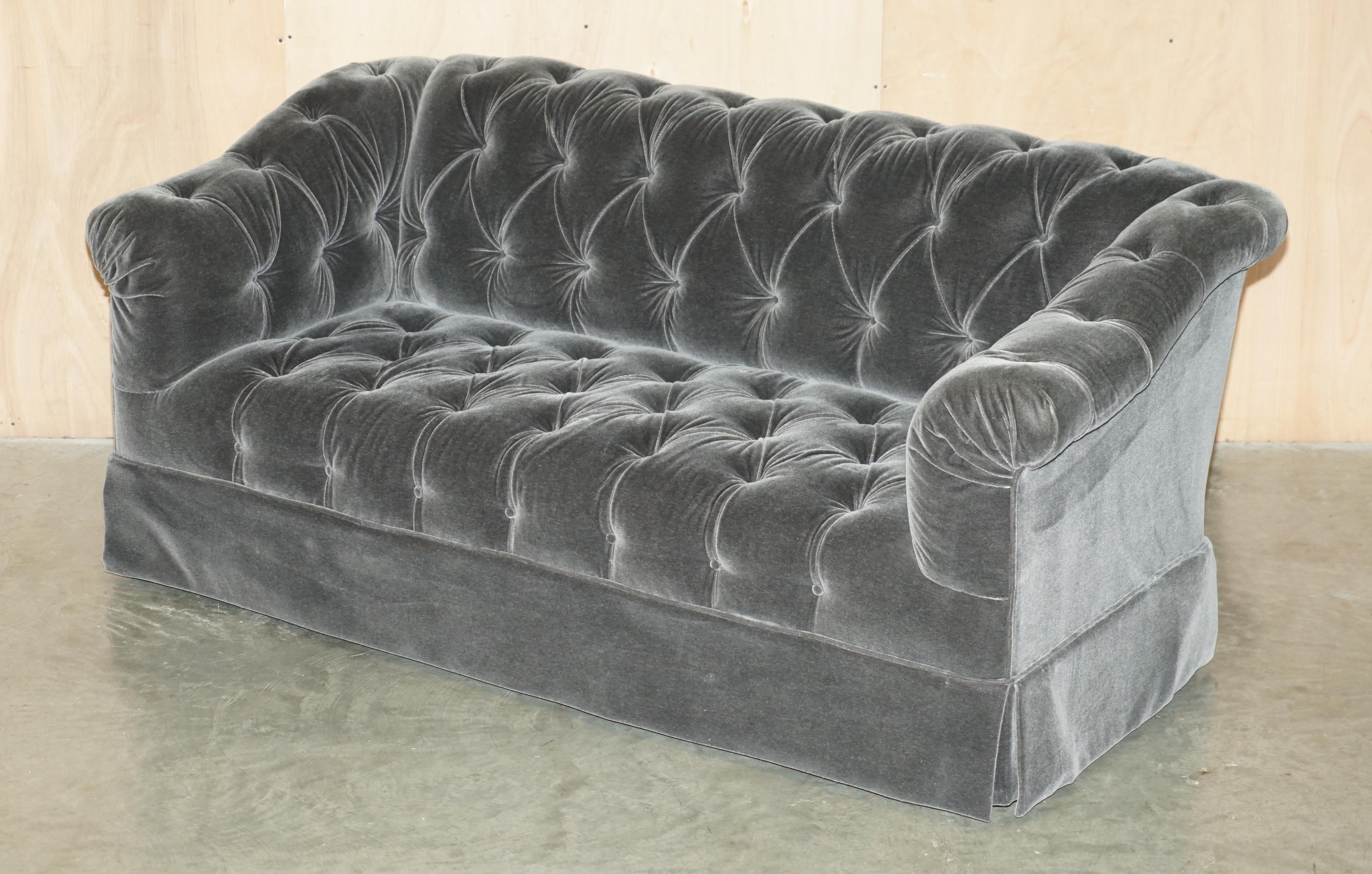 Royal House Antiques

Royal House Antiques freut sich, dieses atemberaubende Paar George Smith Somerville Mohair Velvet Chesterfield Tufted Sofas zum Verkauf anbieten zu können. UVP £30,130

Bitte beachten Sie die Lieferkosten aufgeführt ist nur ein
