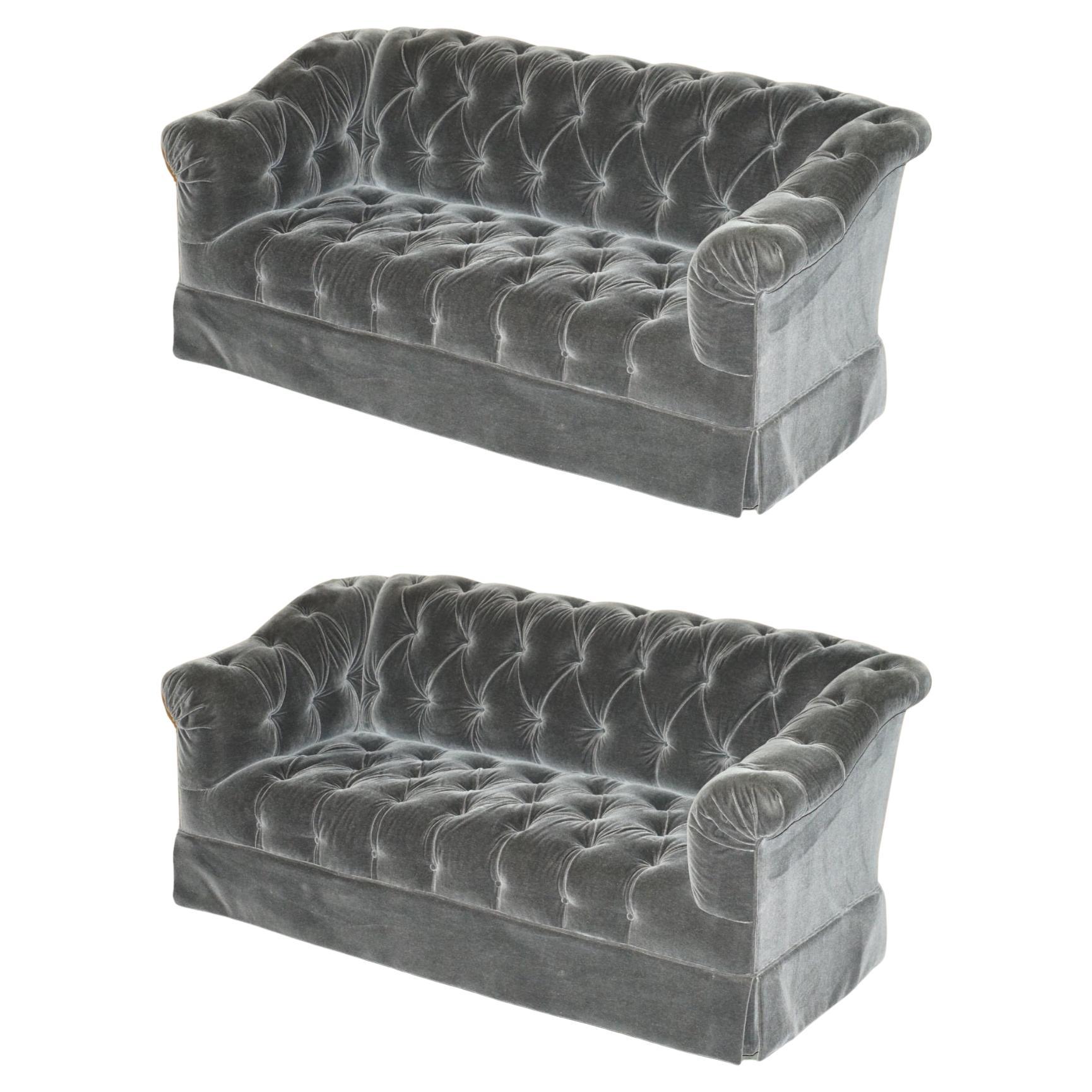 Pärchen GEORGE SMiTH SOMERVILLE CHESTERFIELD MOHAIR VELVET SOFAS