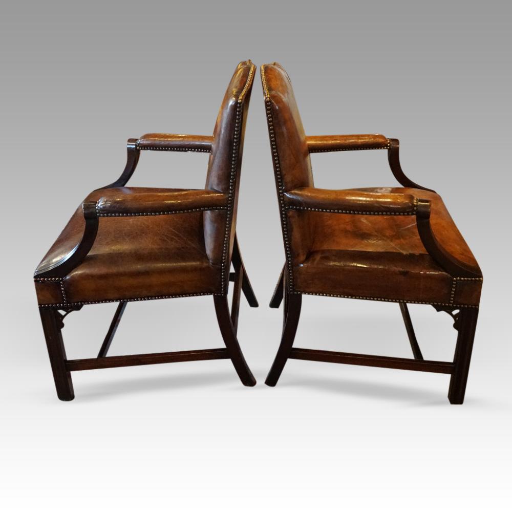 Mahogany Pair of George V mahogany Gainsborough chairs 