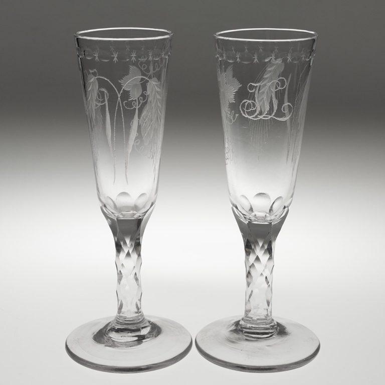 Pareja de copas de cerveza georgianas con tallos facetados c1780 Británico en venta