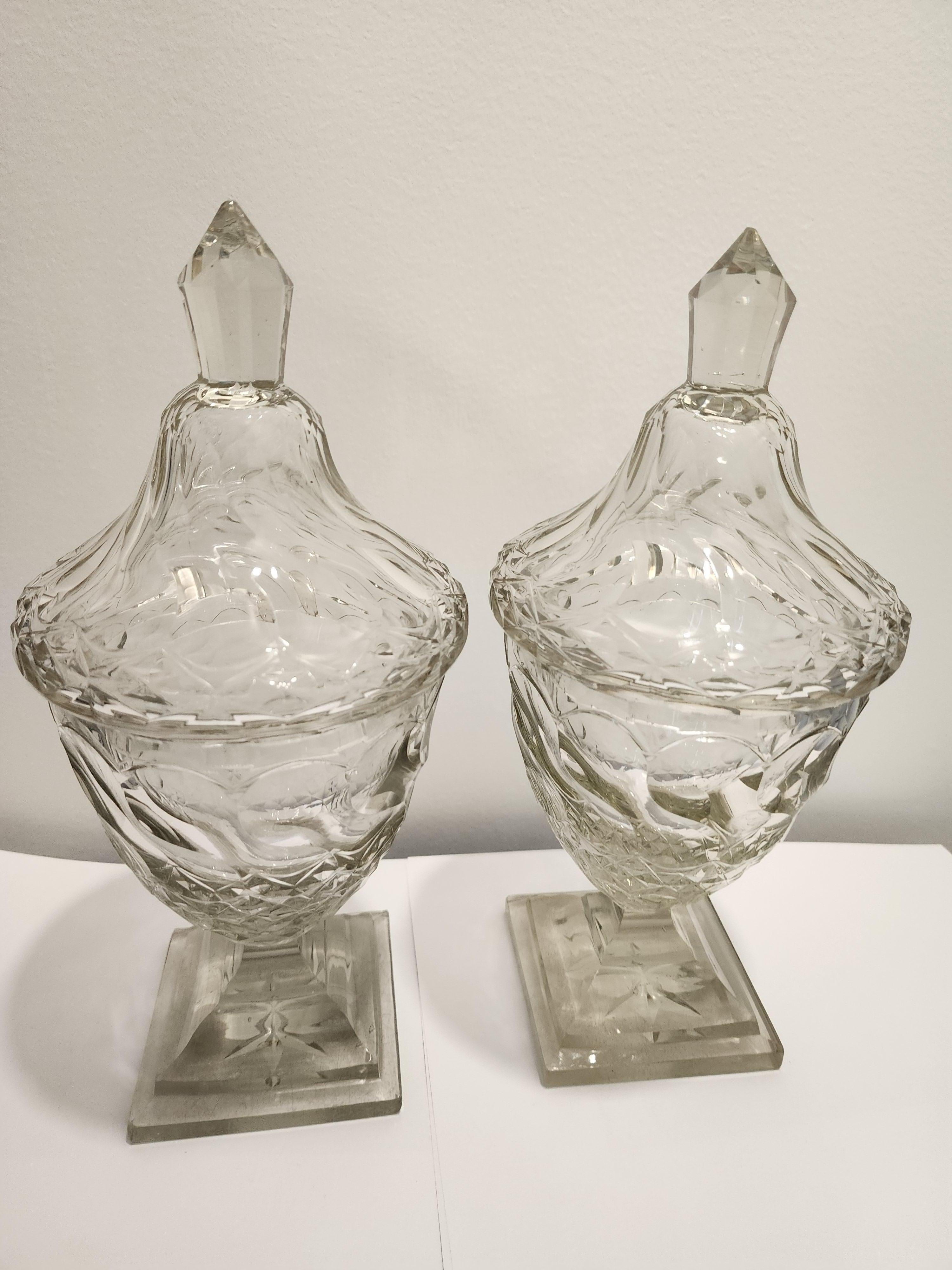 Hand-Carved Pair of Georgian Anglo-Irish Cut Crystal Sweet Meat Covered Urns