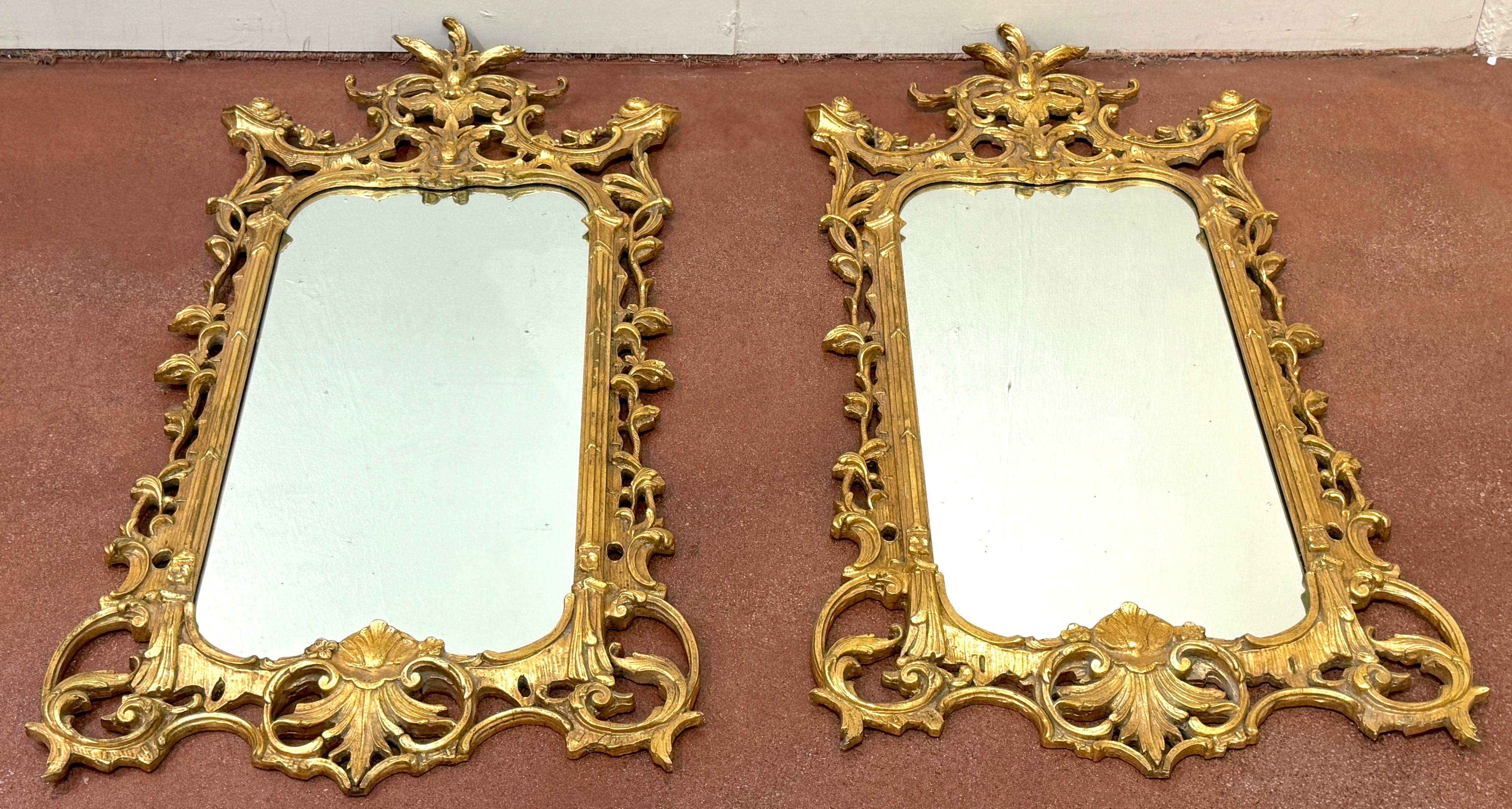 Italian Pair of Georgian Chinoiserie Style Carved Giltwood Mirrors For Sale