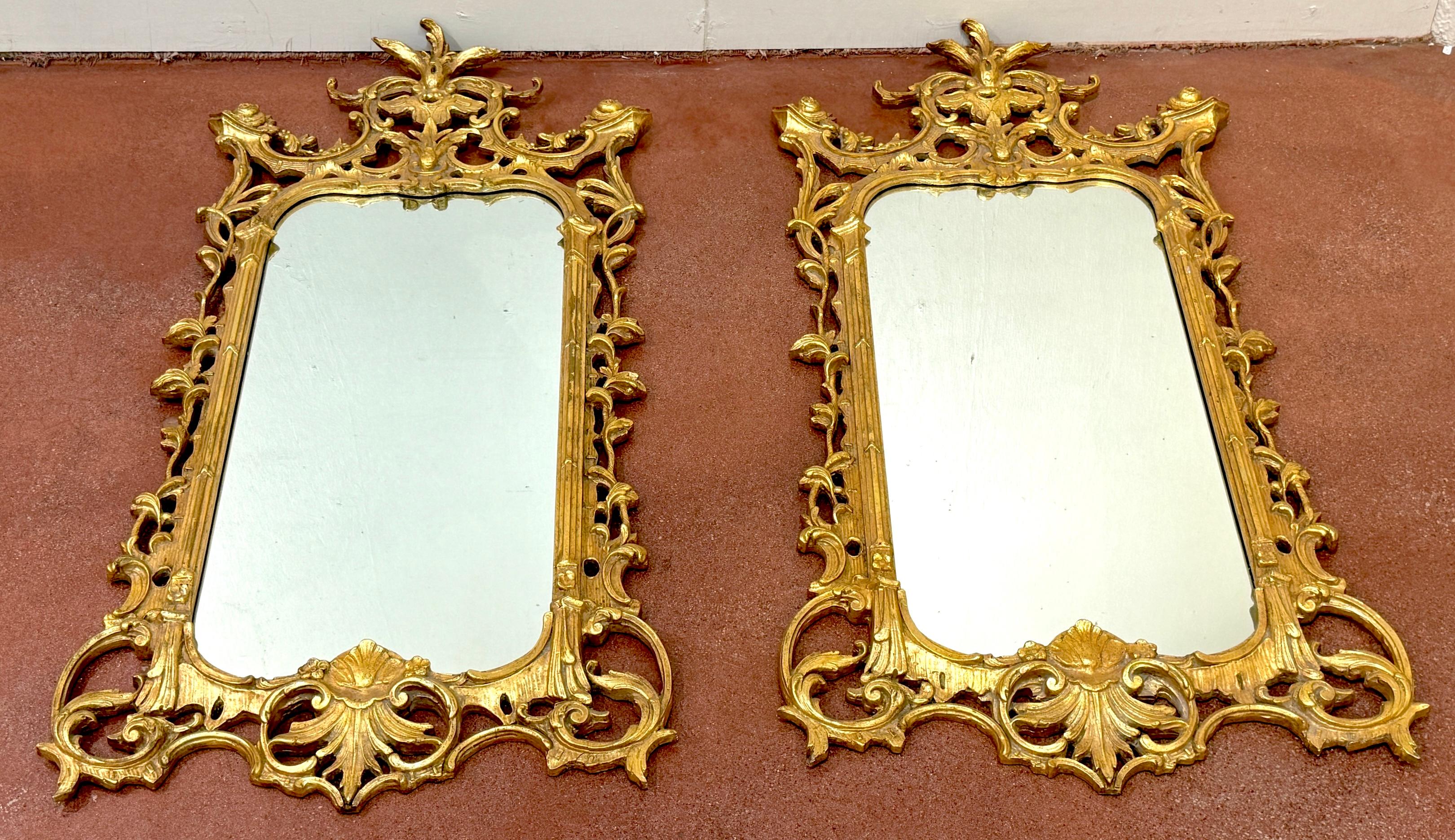 Pair of Georgian Chinoiserie Style Carved Giltwood Mirrors In Good Condition For Sale In West Palm Beach, FL