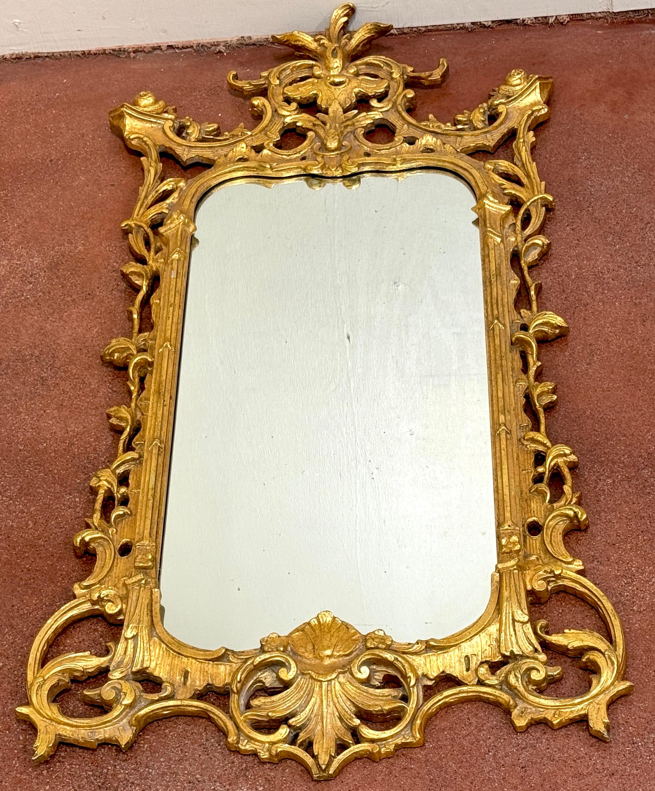 Pair of Georgian Chinoiserie Style Carved Giltwood Mirrors For Sale 1