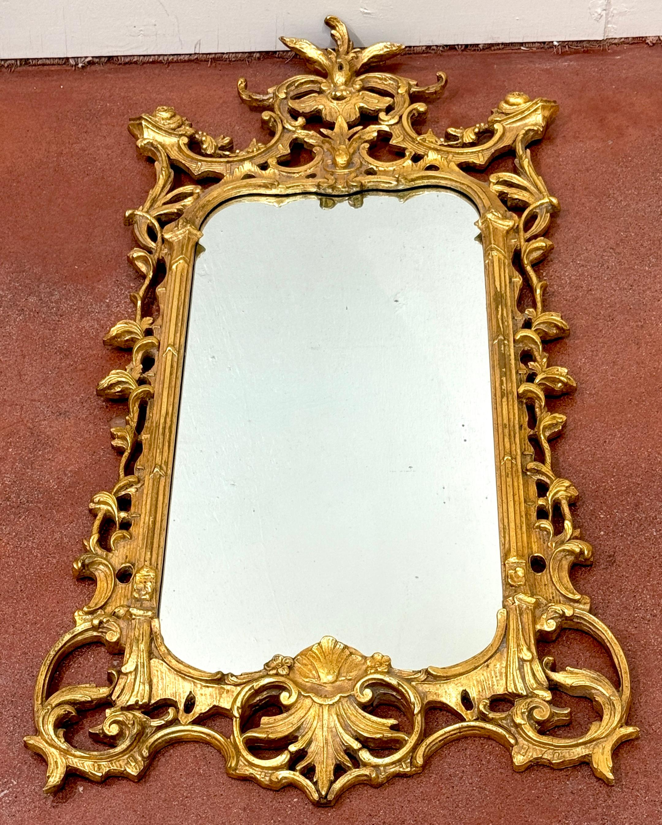 Pair of Georgian Chinoiserie Style Carved Giltwood Mirrors For Sale 2