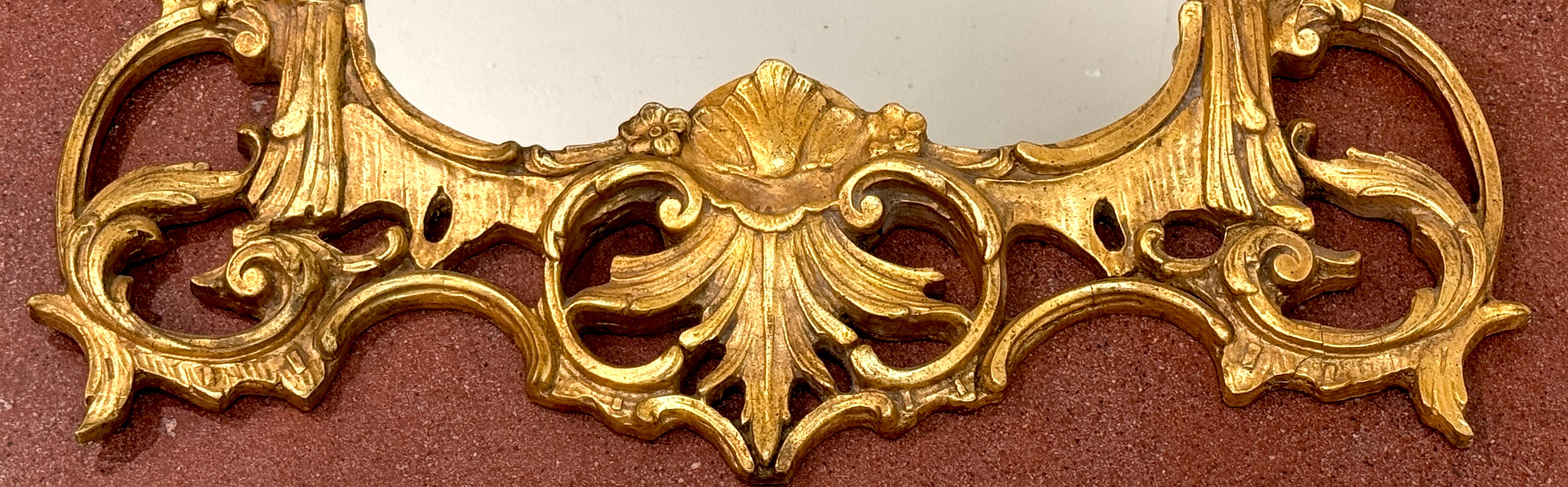 Pair of Georgian Chinoiserie Style Carved Giltwood Mirrors For Sale 3
