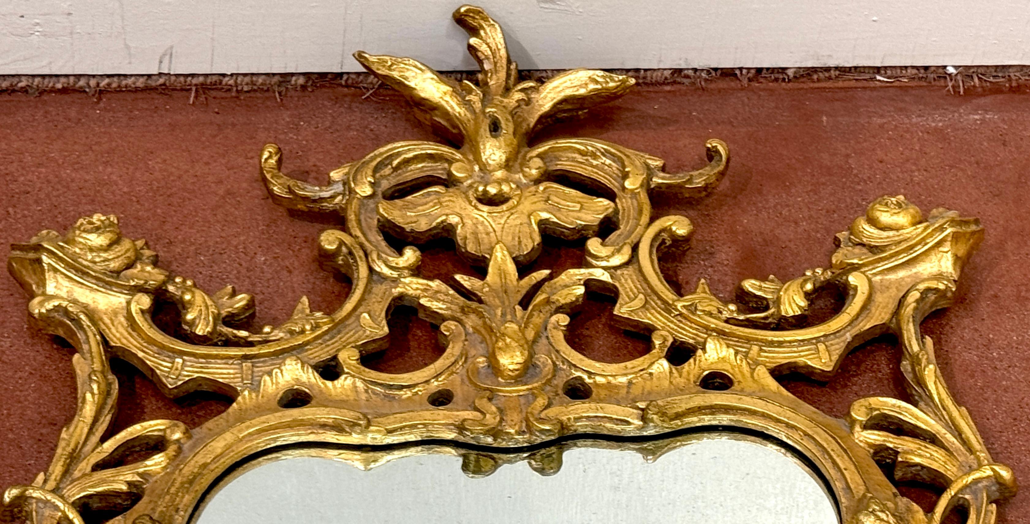 Pair of Georgian Chinoiserie Style Carved Giltwood Mirrors For Sale 4