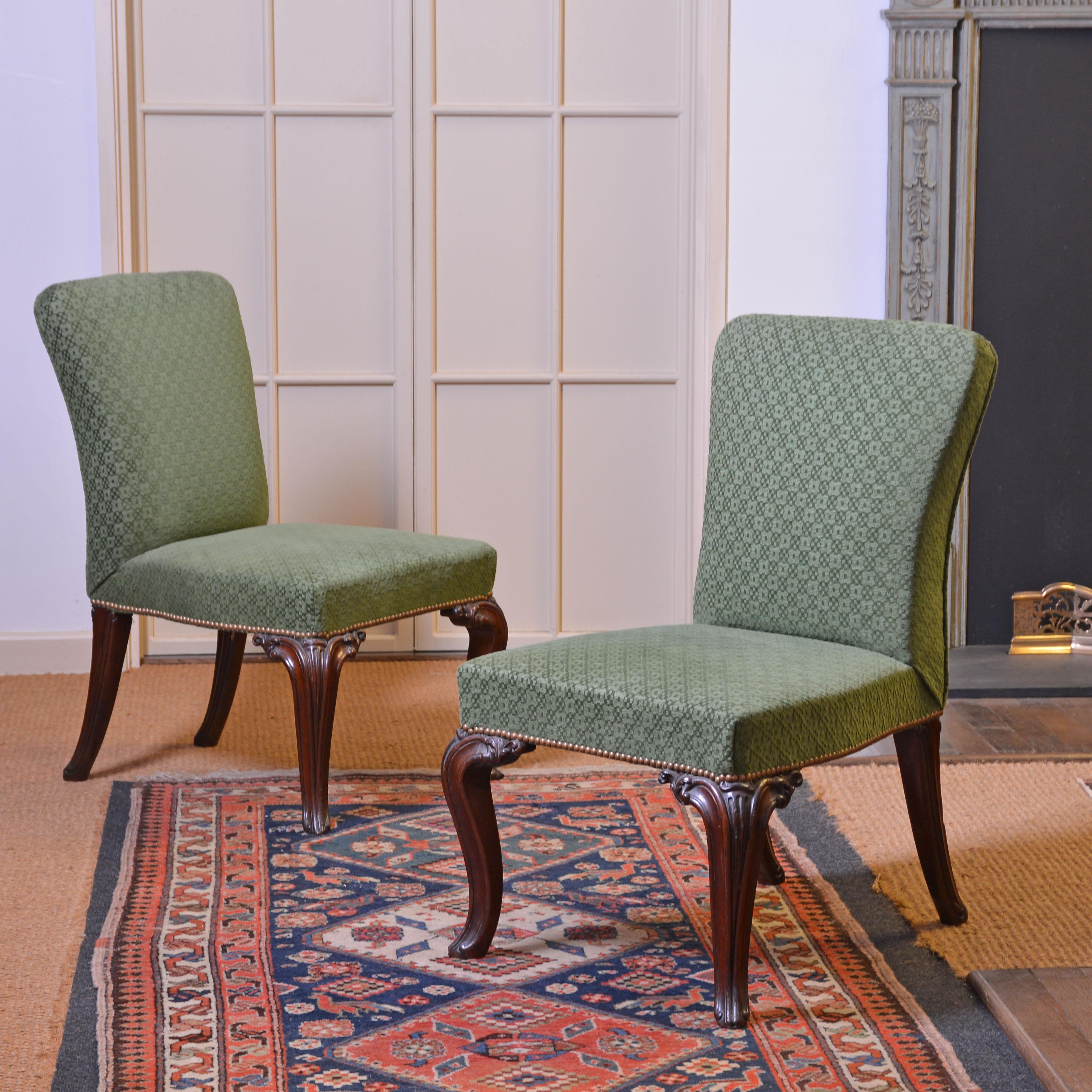 Giorgio II Coppia di poltrone georgiane Chippendale in mogano in vendita