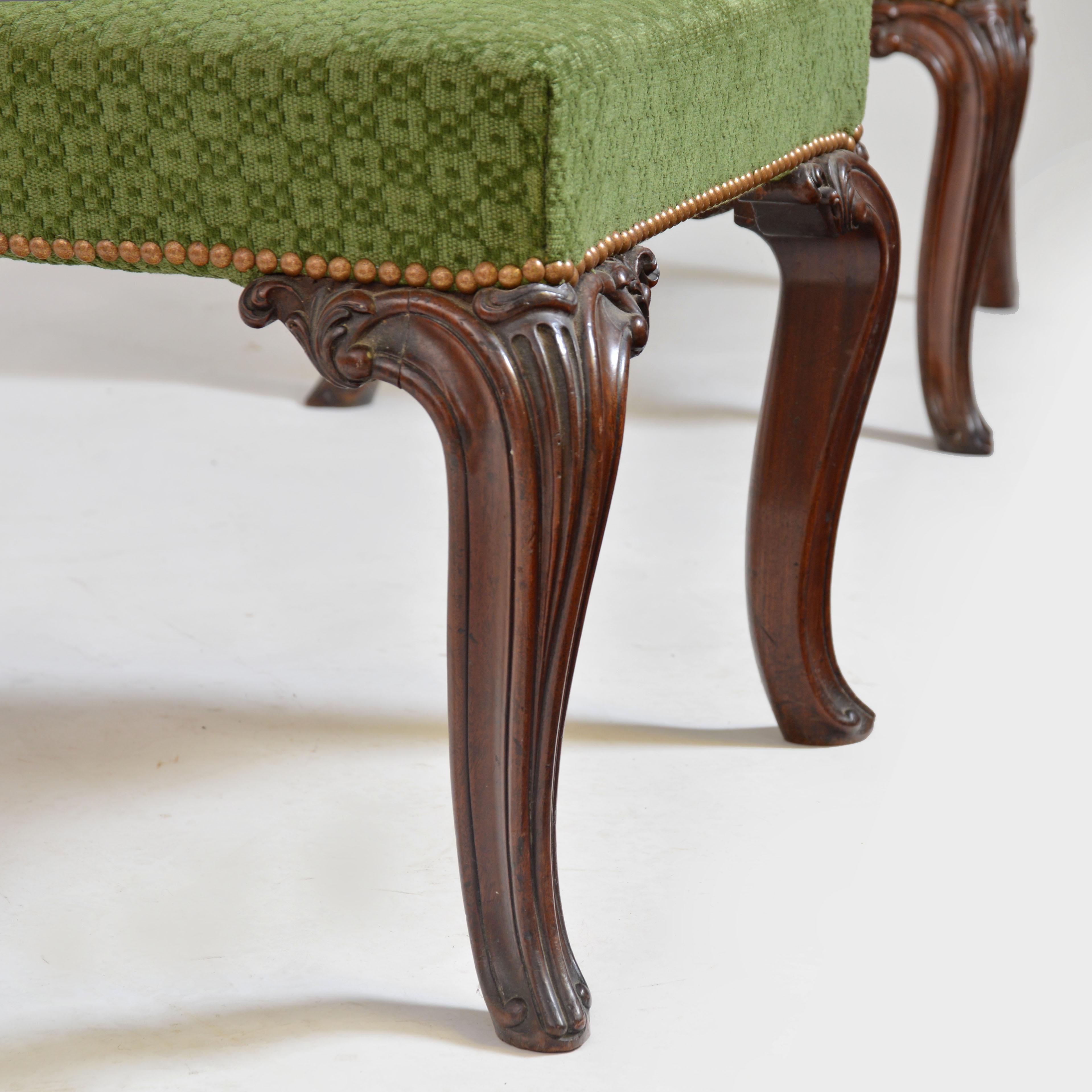 Coppia di poltrone georgiane Chippendale in mogano in vendita 1